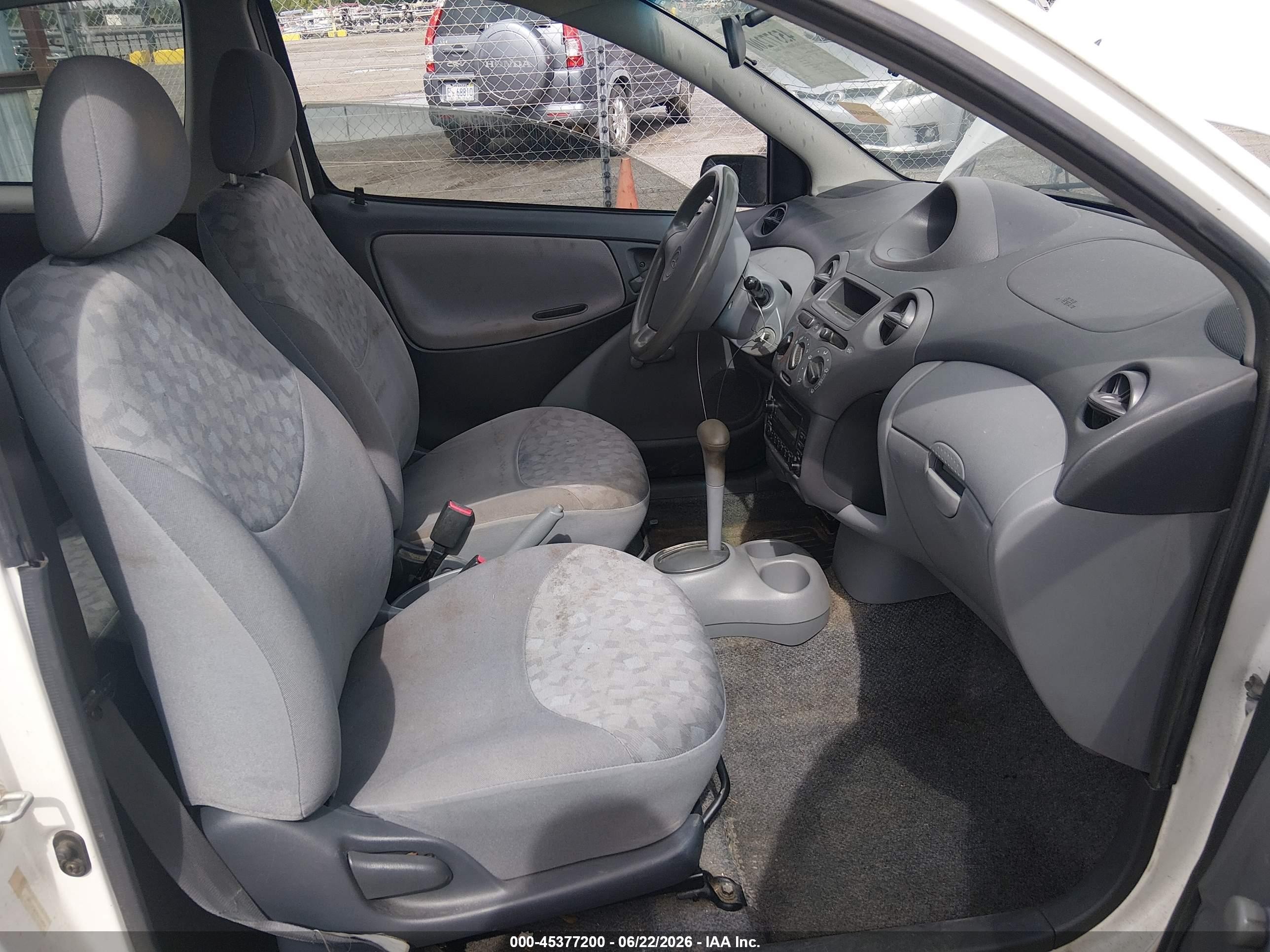 2002 Toyota Echo   White vin: JTDAT123620210856