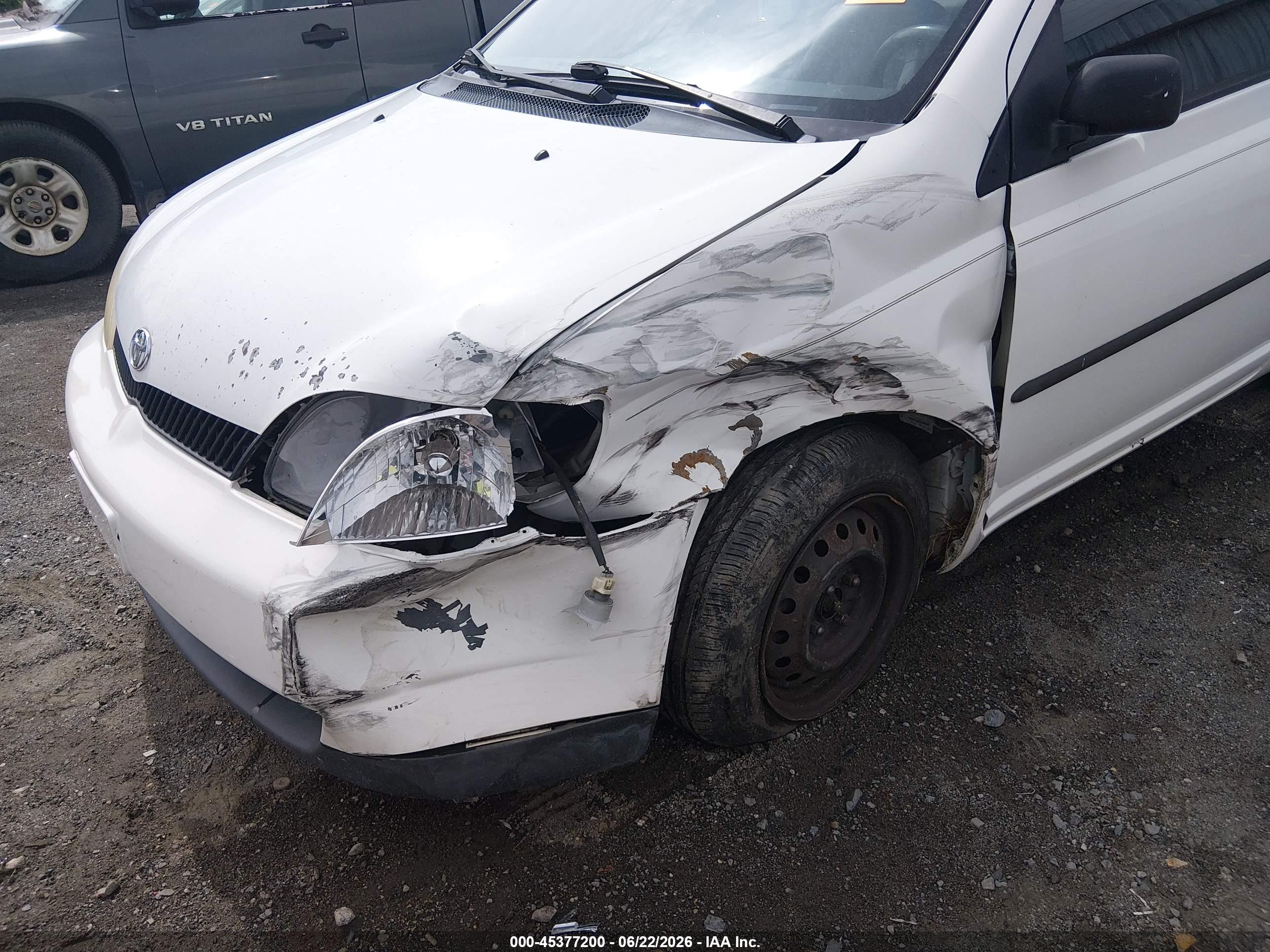 2002 Toyota Echo   White vin: JTDAT123620210856