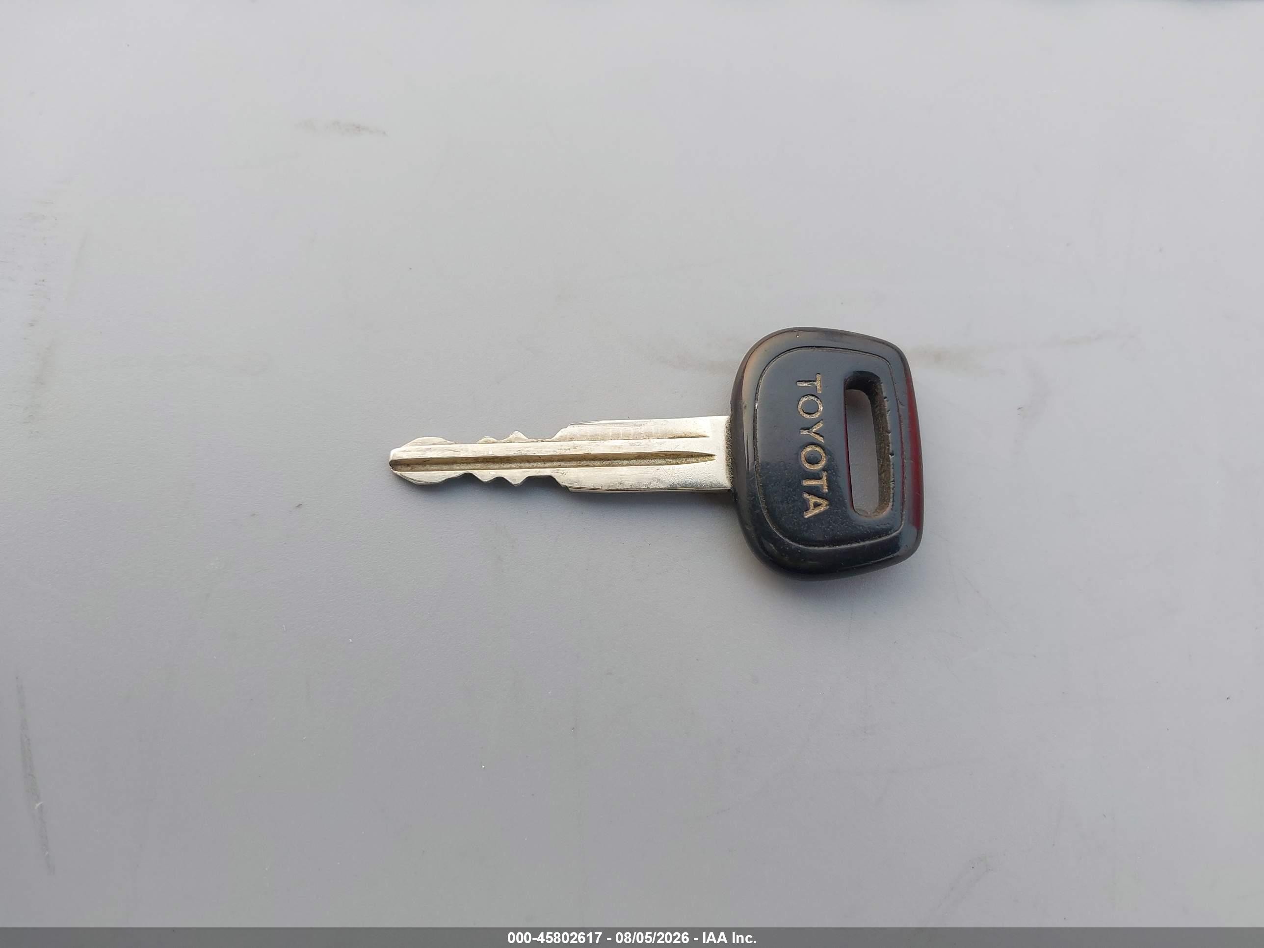 2001 Toyota Echo   Серый vin: JTDAT123710143957