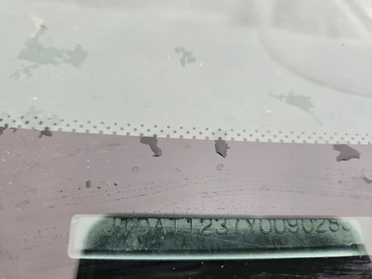 2000 Toyota Echo Base Silver vin: JTDAT1237Y0090283