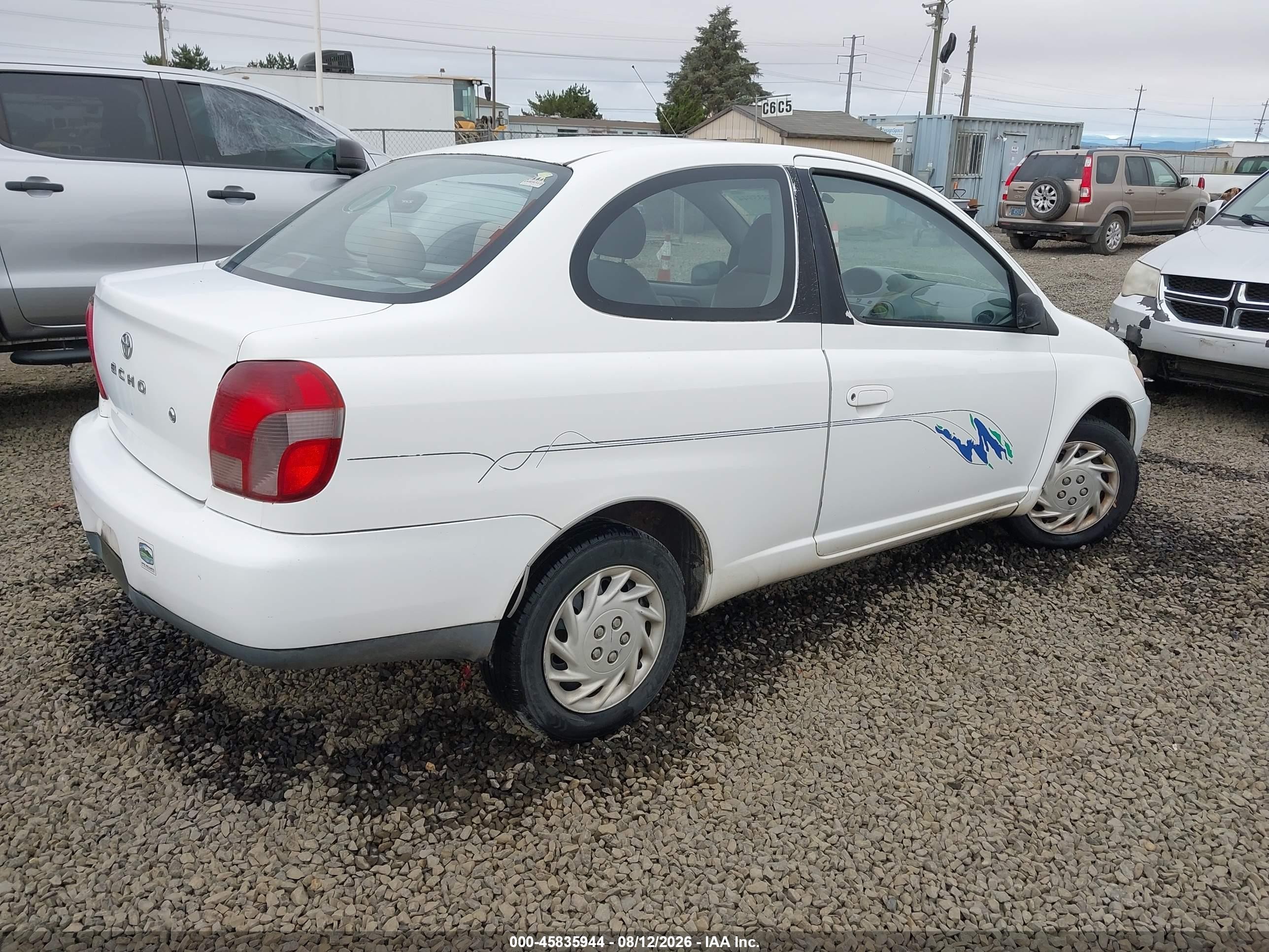 2000 Toyota Echo   White vin: JTDAT1237Y5003288