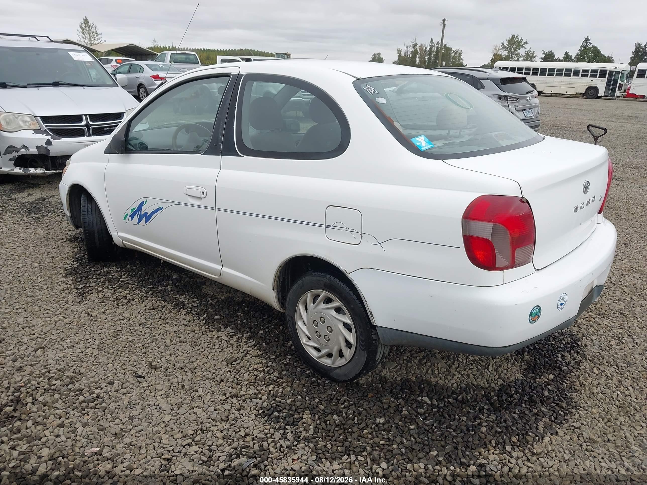 2000 Toyota Echo   White vin: JTDAT1237Y5003288