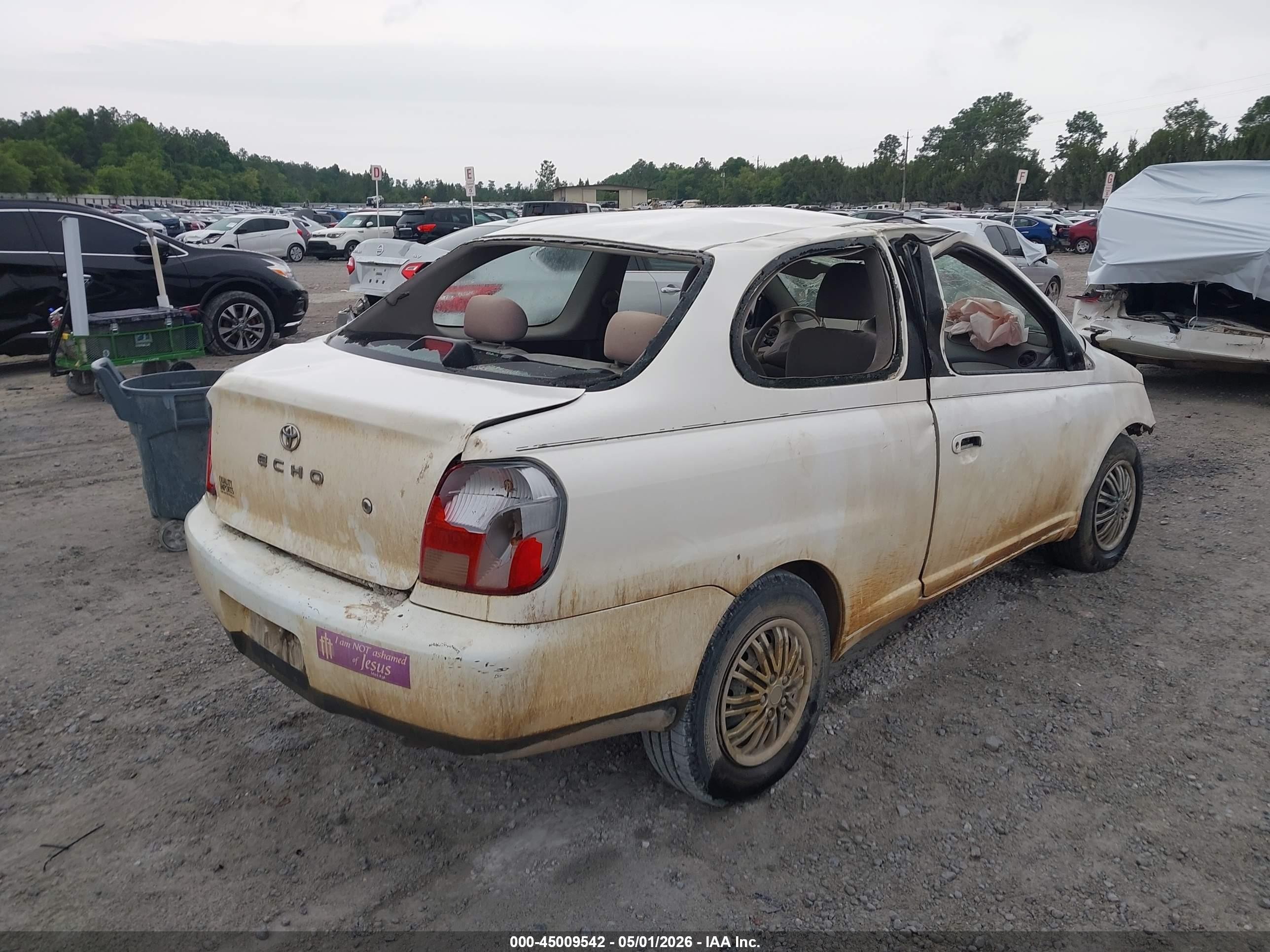 2001 Toyota Echo   White vin: JTDAT123910135939
