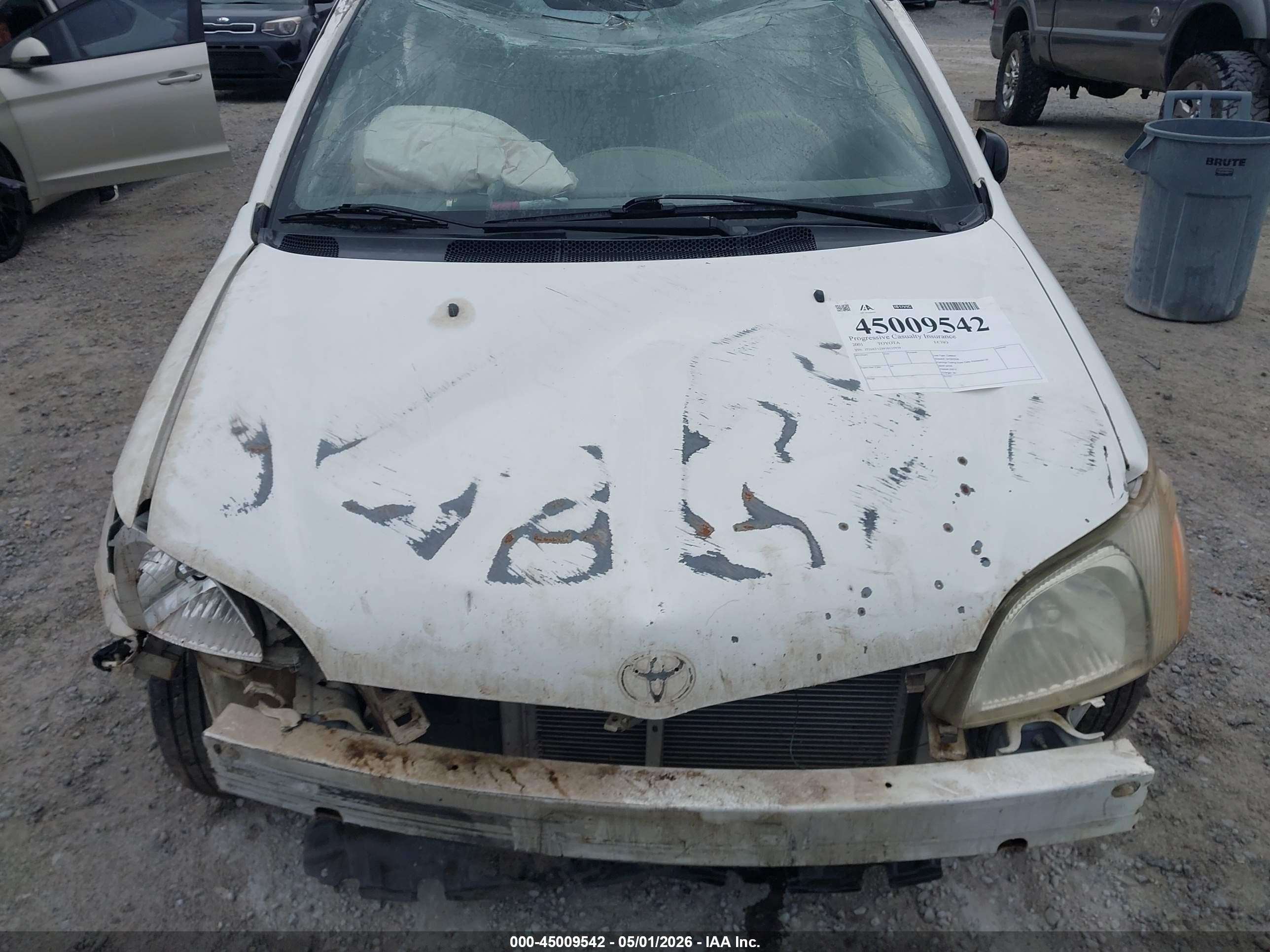 2001 Toyota Echo   White vin: JTDAT123910135939