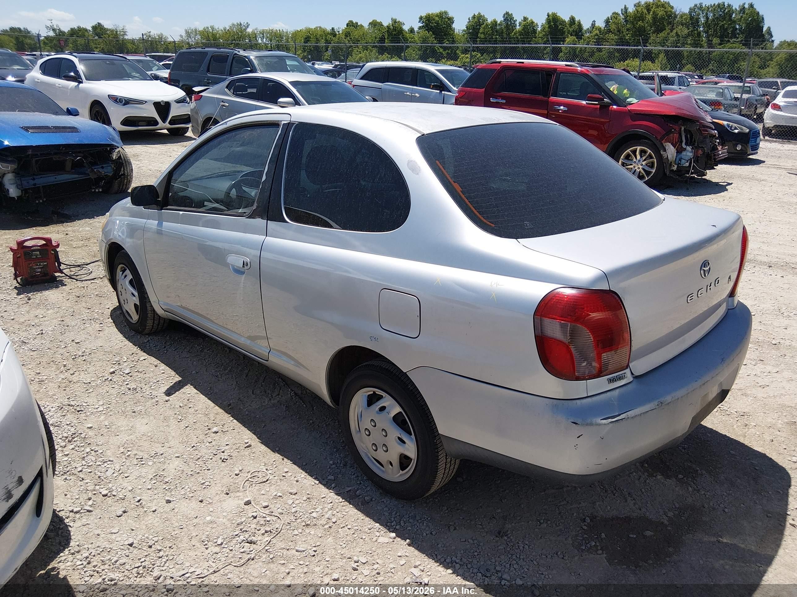 2000 Toyota Echo   Silver vin: JTDAT1239Y0057141