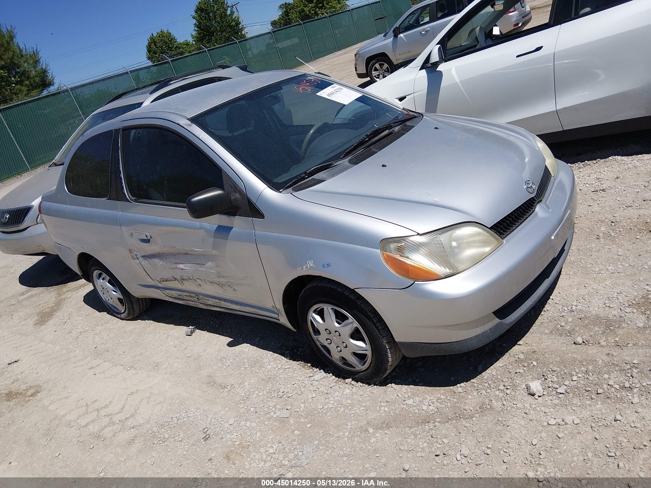 2000 Toyota Echo   Silver vin: JTDAT1239Y0057141
