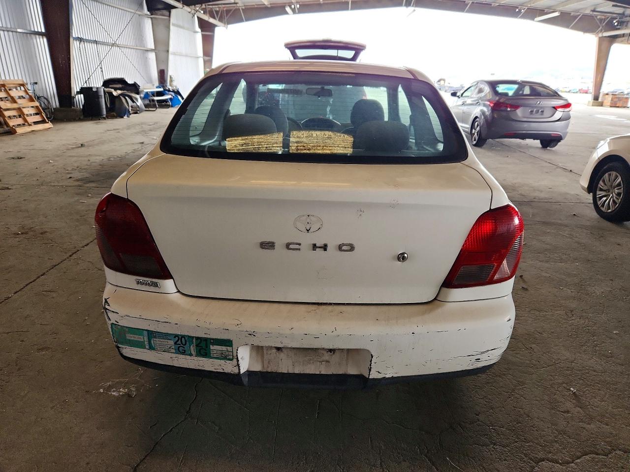 2000 Toyota Echo White vin: JTDAT123XY0039991