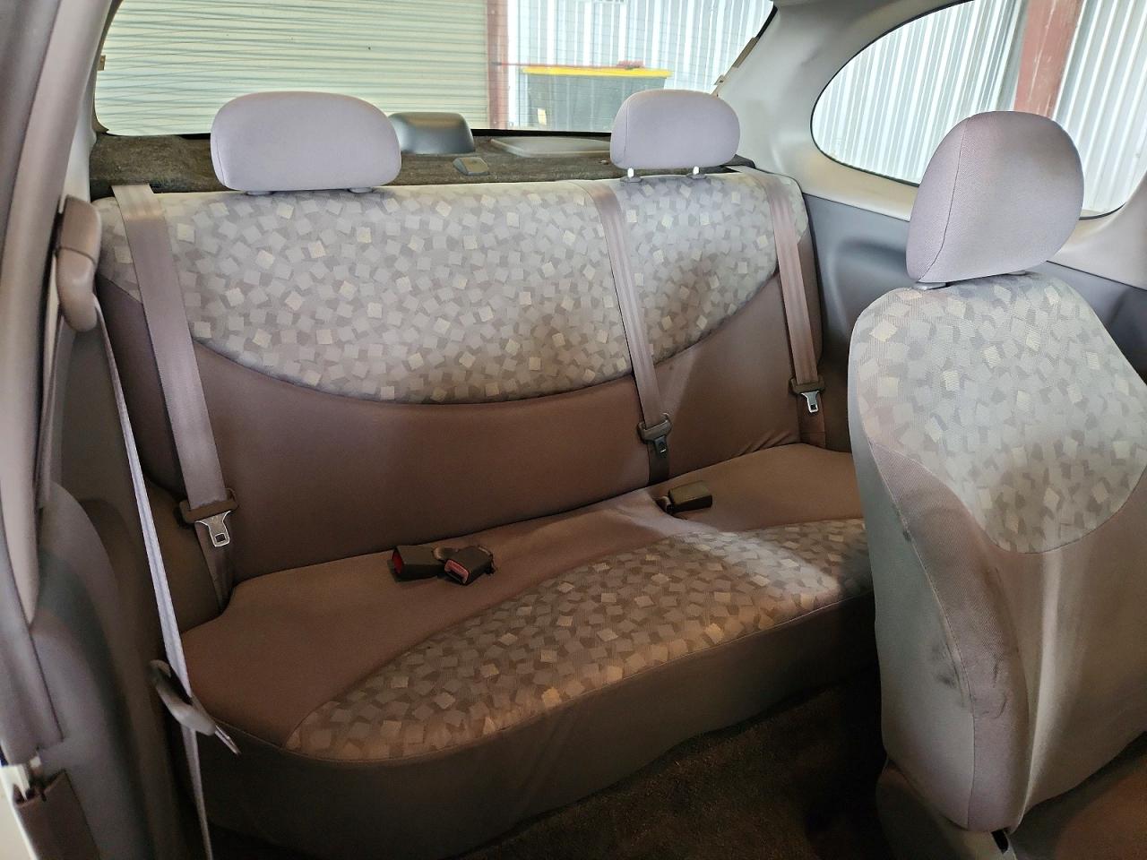 2000 Toyota Echo White vin: JTDAT123XY0039991