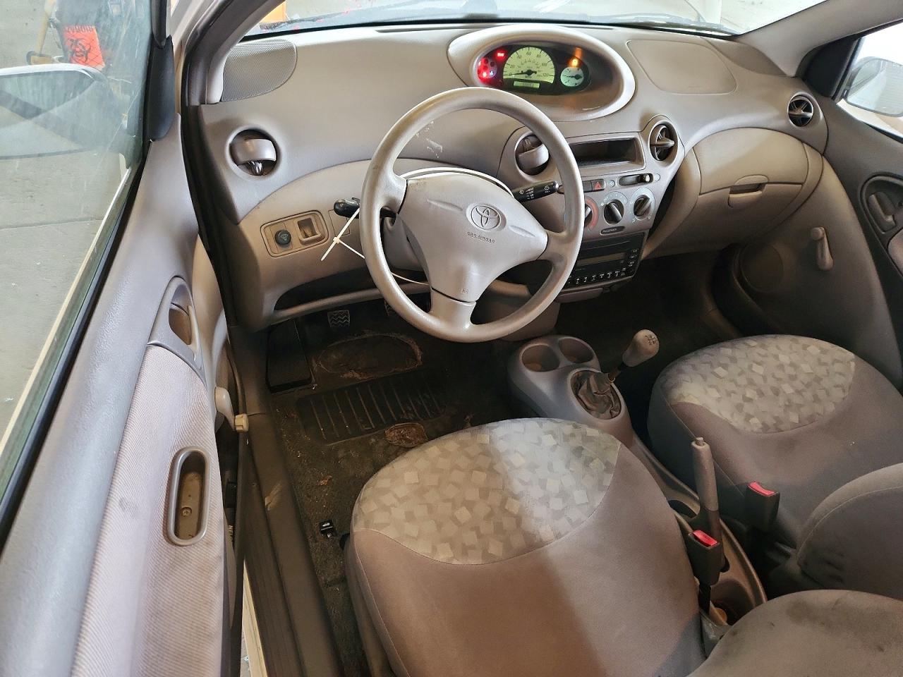 2000 Toyota Echo White vin: JTDAT123XY0039991