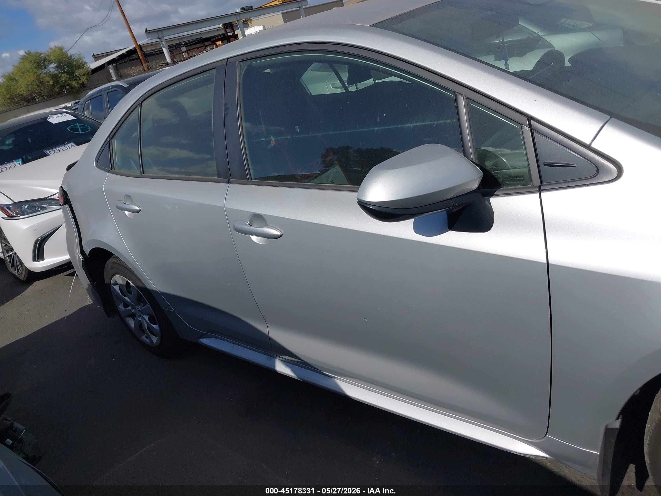 2026 Toyota Corolla Le Silver vin: JTDB4MEE1T3034587