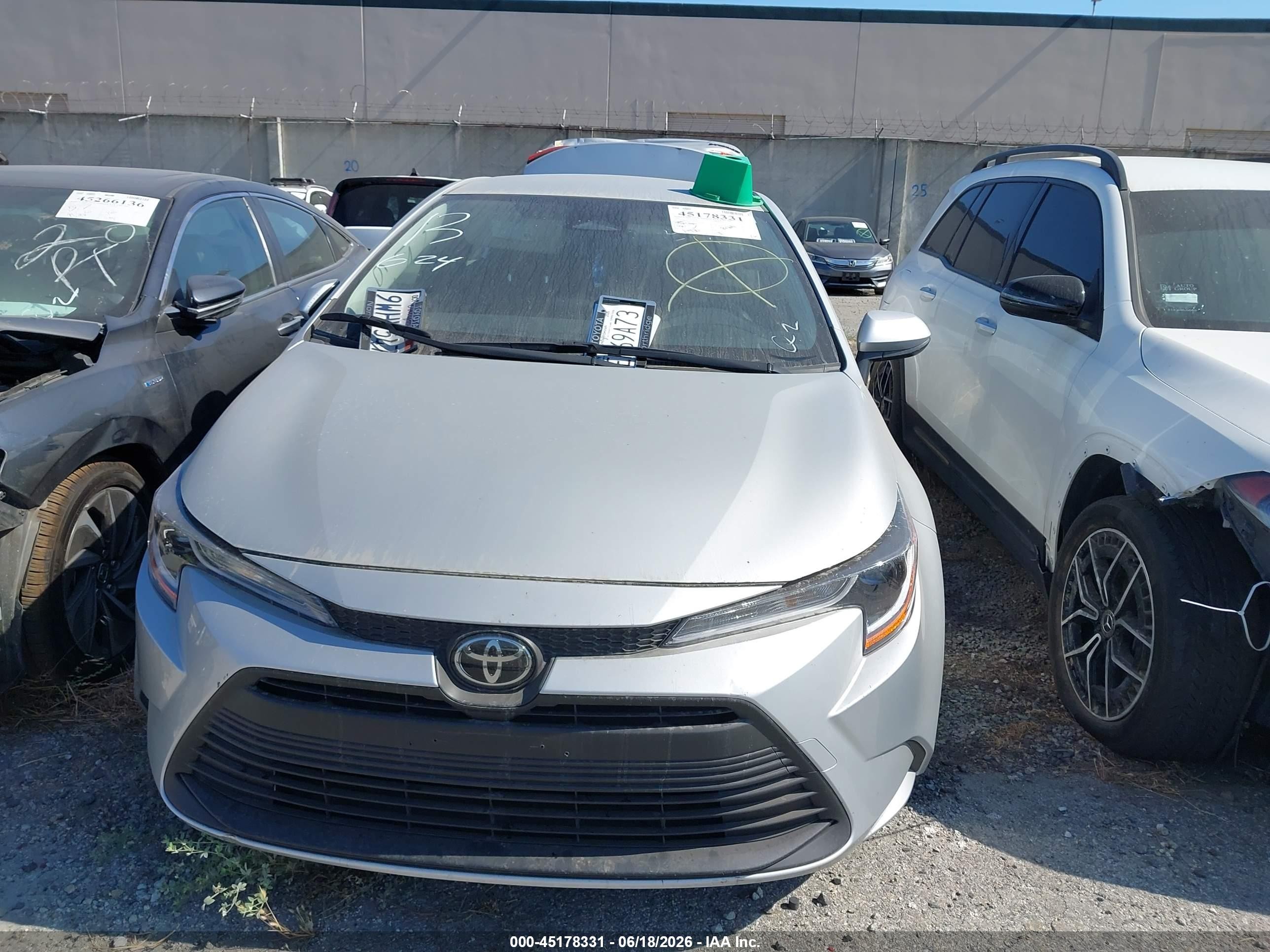 2026 Toyota Corolla Le Silver vin: JTDB4MEE1T3034587