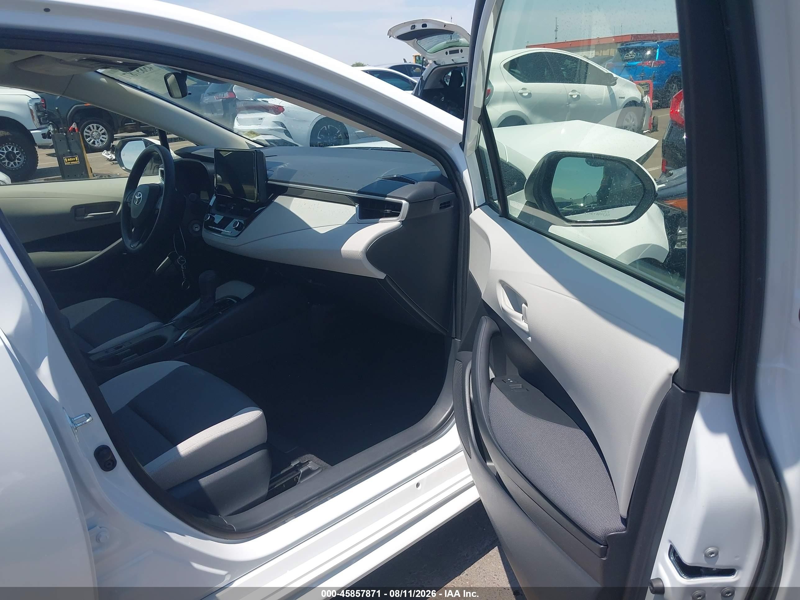 2026 Toyota Corolla Le Белый vin: JTDB4MEE1T3043810