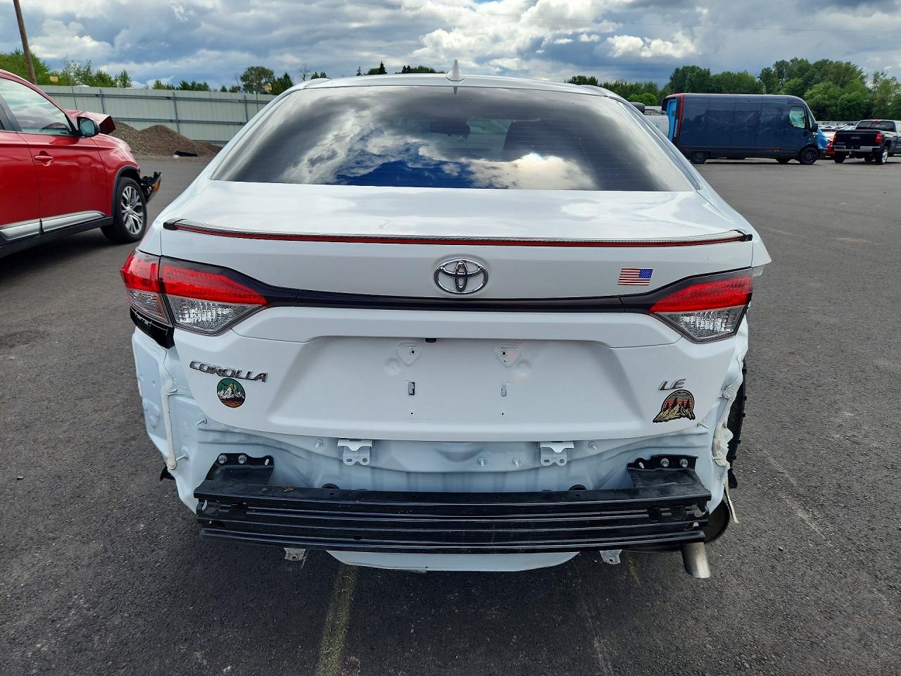 2024 Toyota Corolla Le White vin: JTDB4MEE5RJ014959