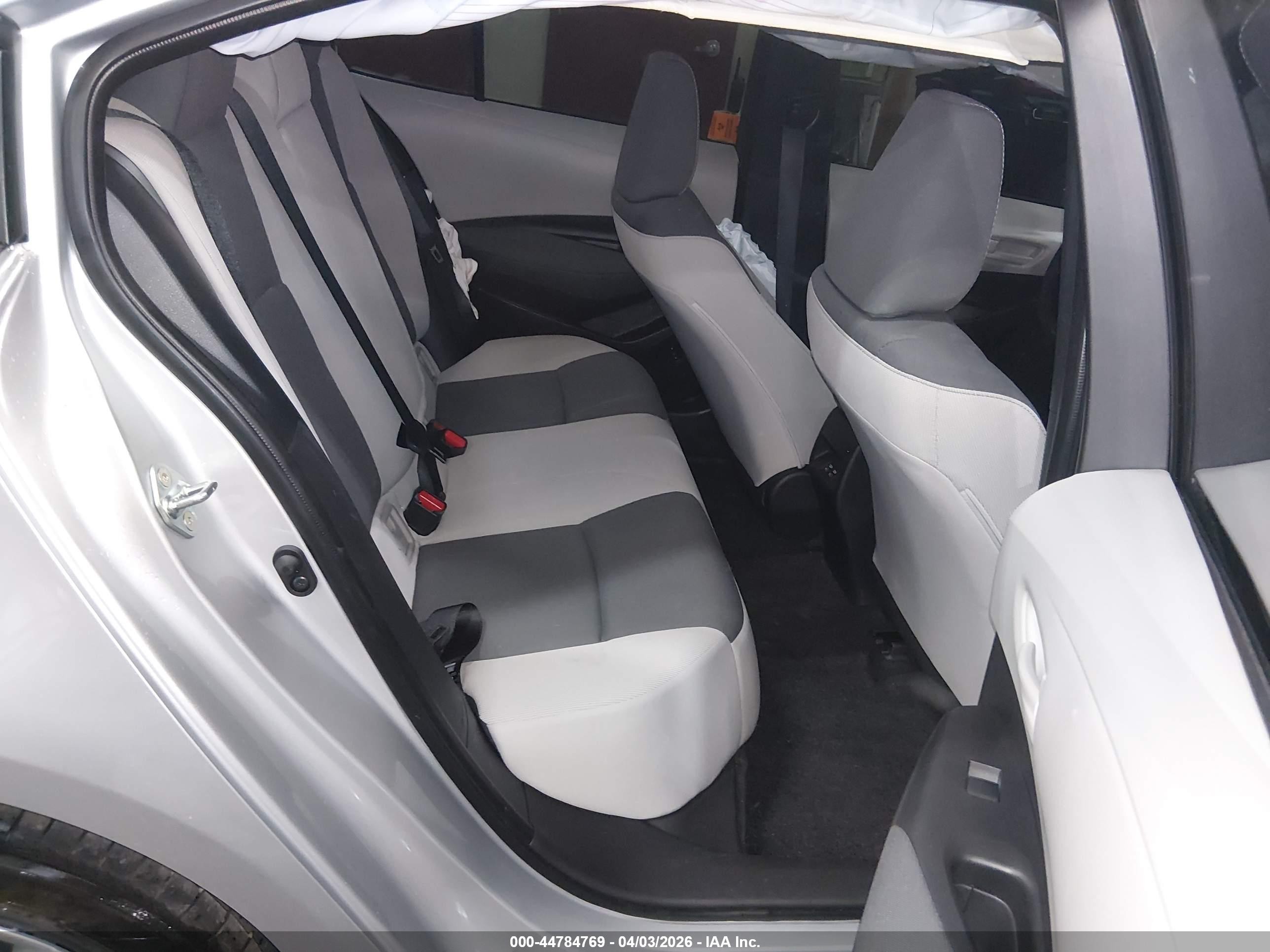 2026 Toyota Corolla Le Silver vin: JTDB4MEE5T3037430