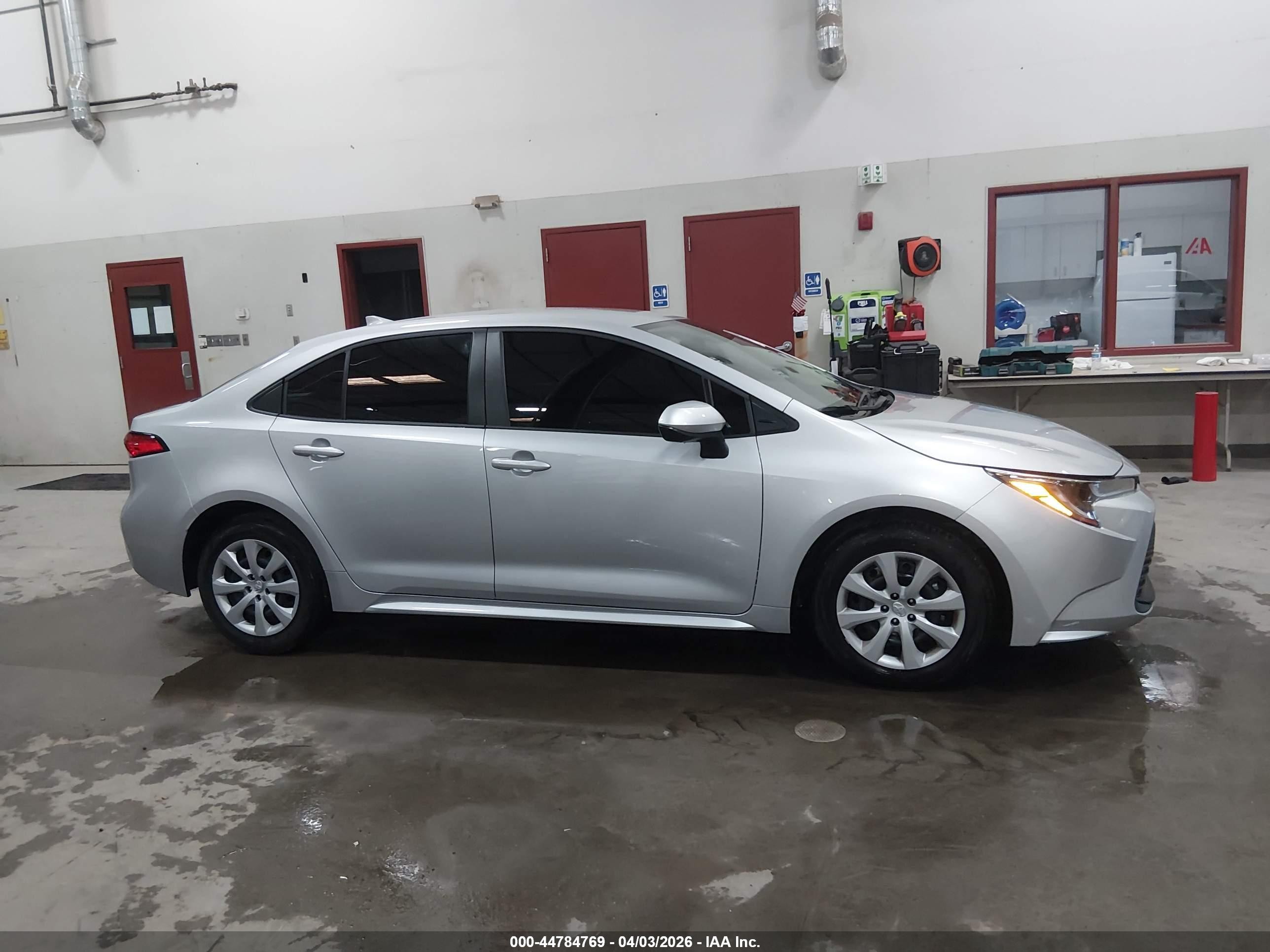 2026 Toyota Corolla Le Silver vin: JTDB4MEE5T3037430
