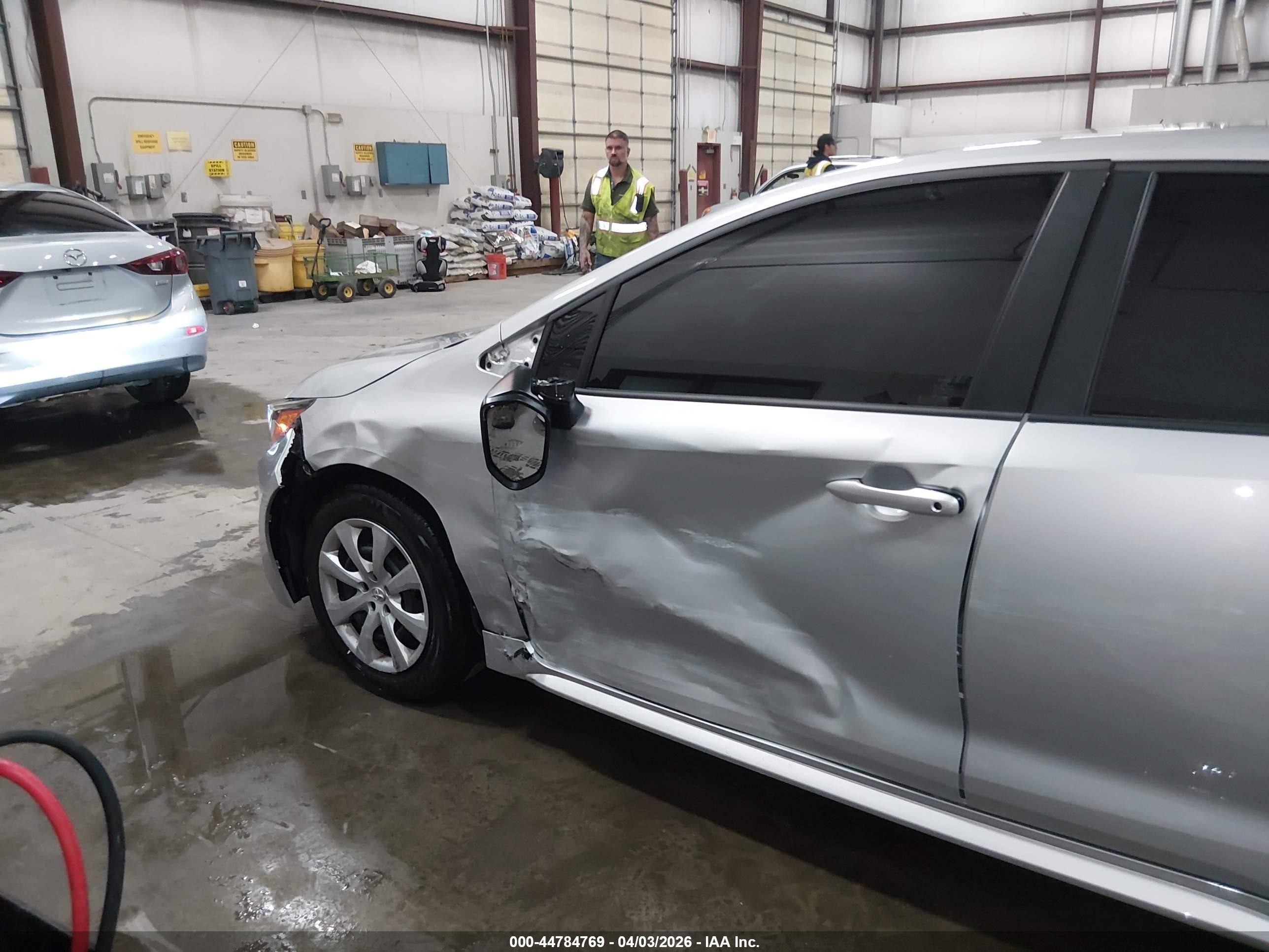 2026 Toyota Corolla Le Silver vin: JTDB4MEE5T3037430