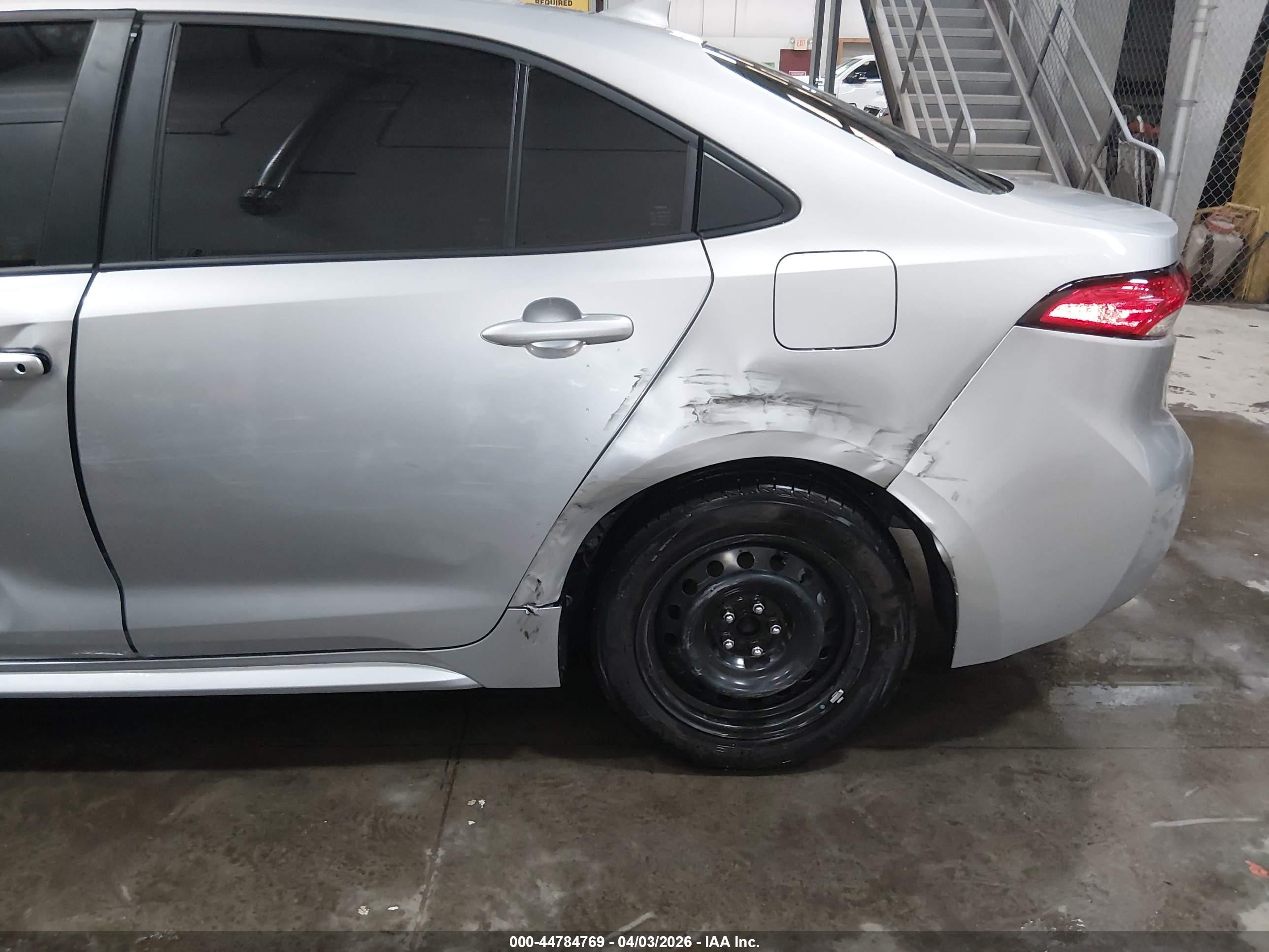 2026 Toyota Corolla Le Silver vin: JTDB4MEE5T3037430