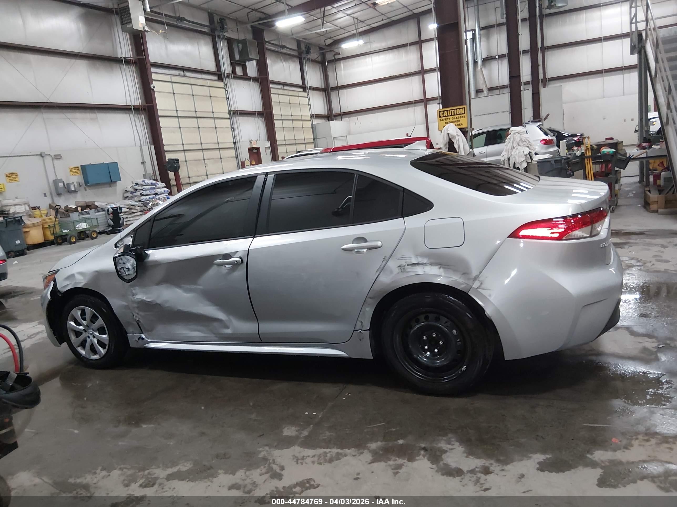 2026 Toyota Corolla Le Silver vin: JTDB4MEE5T3037430