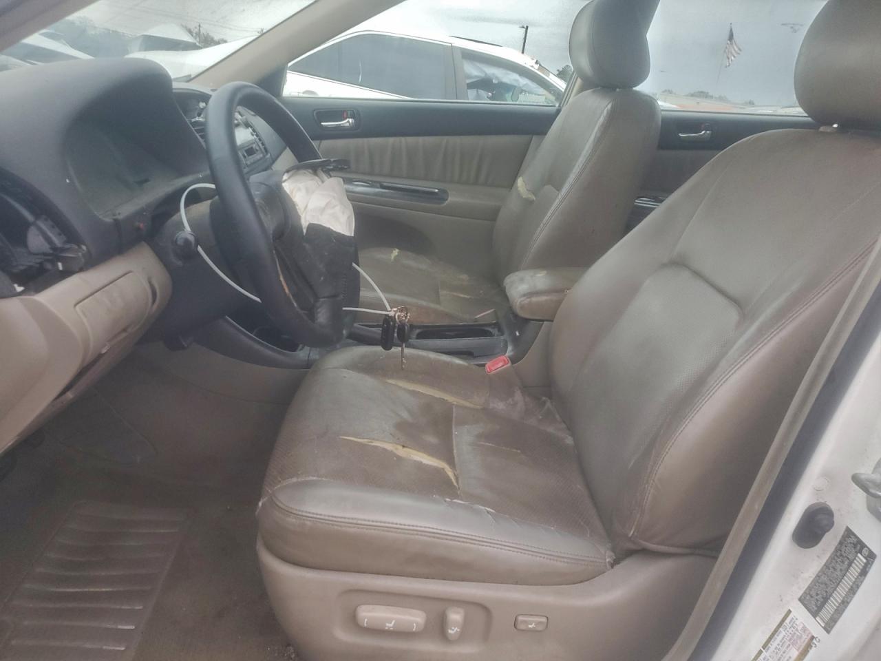 2004 Toyota Camry Se White vin: JTDBA32K440015077