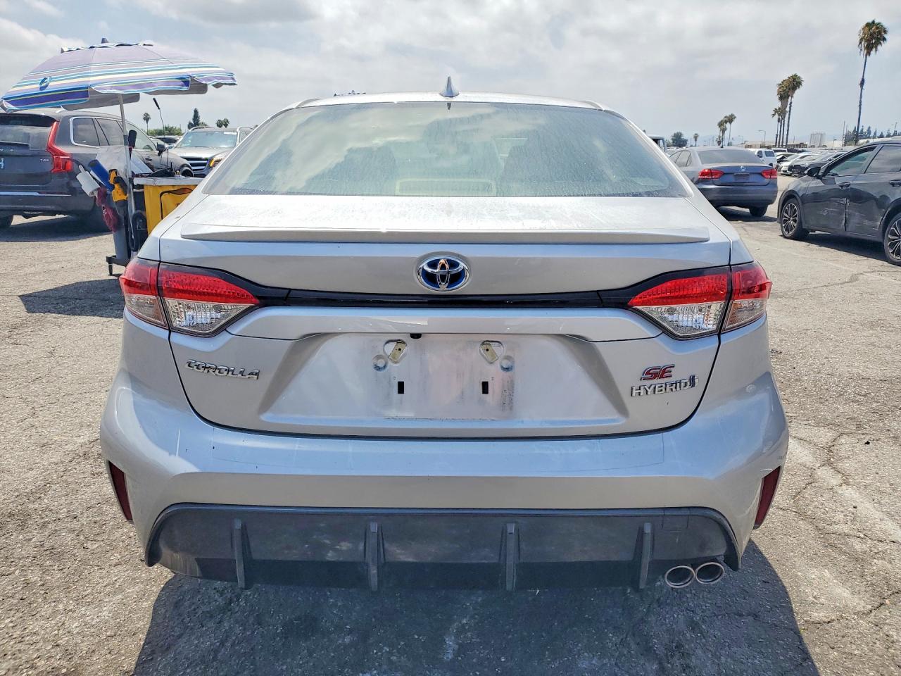 2024 Toyota Corolla Hybrid Se Silver vin: JTDBCMFE1R3067440