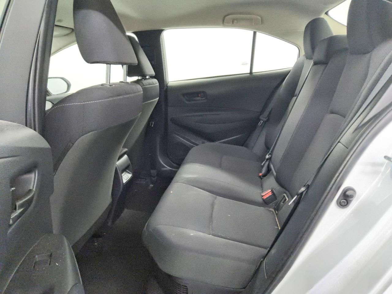 2023 Toyota Corolla Hybrid Le White vin: JTDBCMFE2P3002352
