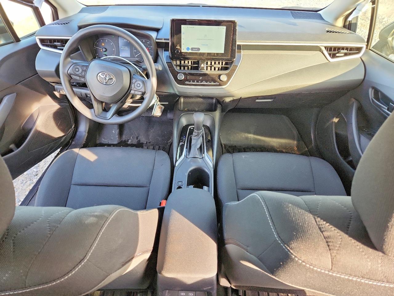 2025 Toyota Corolla Le Gray vin: JTDBCMFE2S3104291