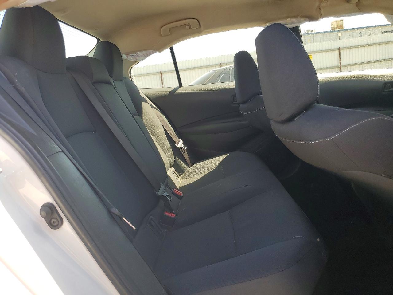 2025 Toyota Corolla Hybrid Le White vin: JTDBCMFE2SJ037817