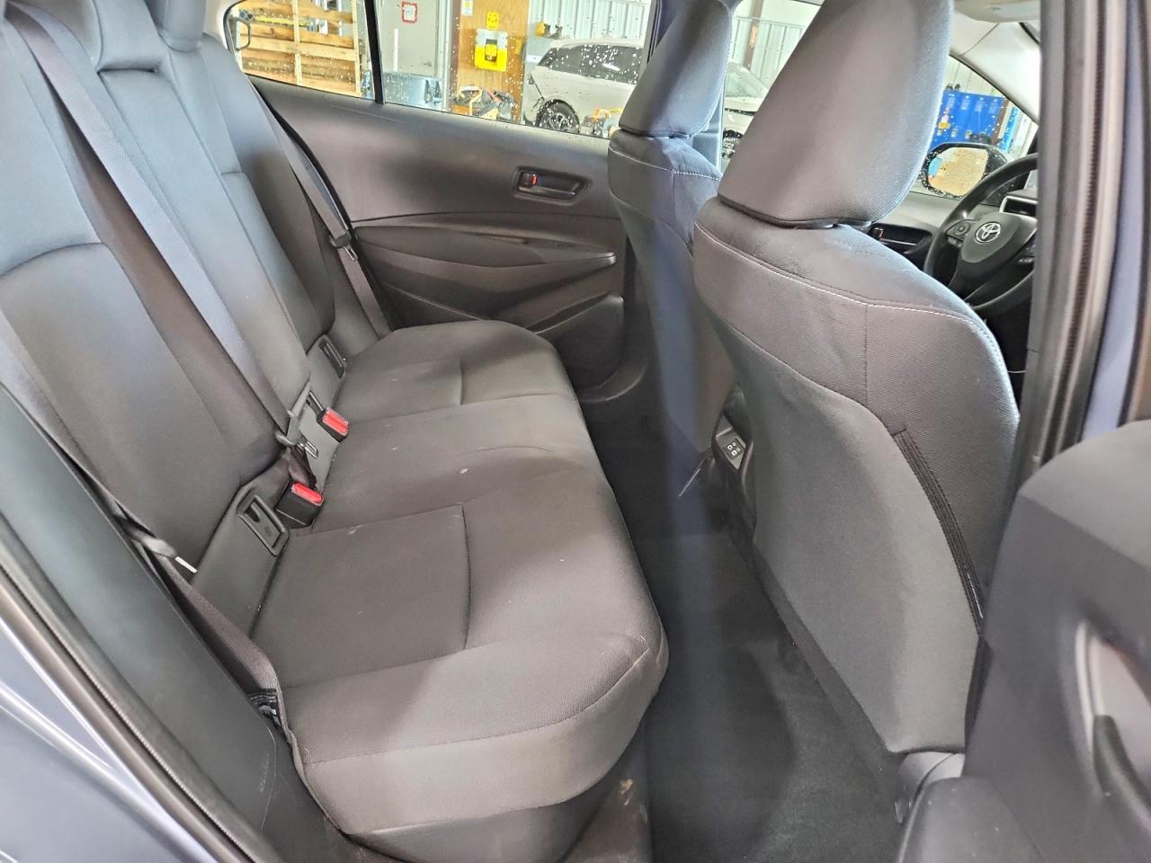 2025 Toyota Corolla Hybrid Le Blue vin: JTDBCMFE3S3105613