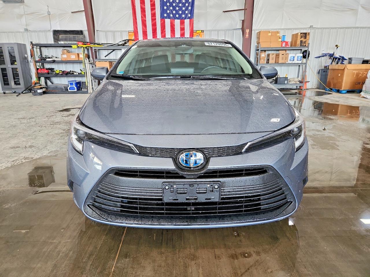 2025 Toyota Corolla Hybrid Le Blue vin: JTDBCMFE3S3105613