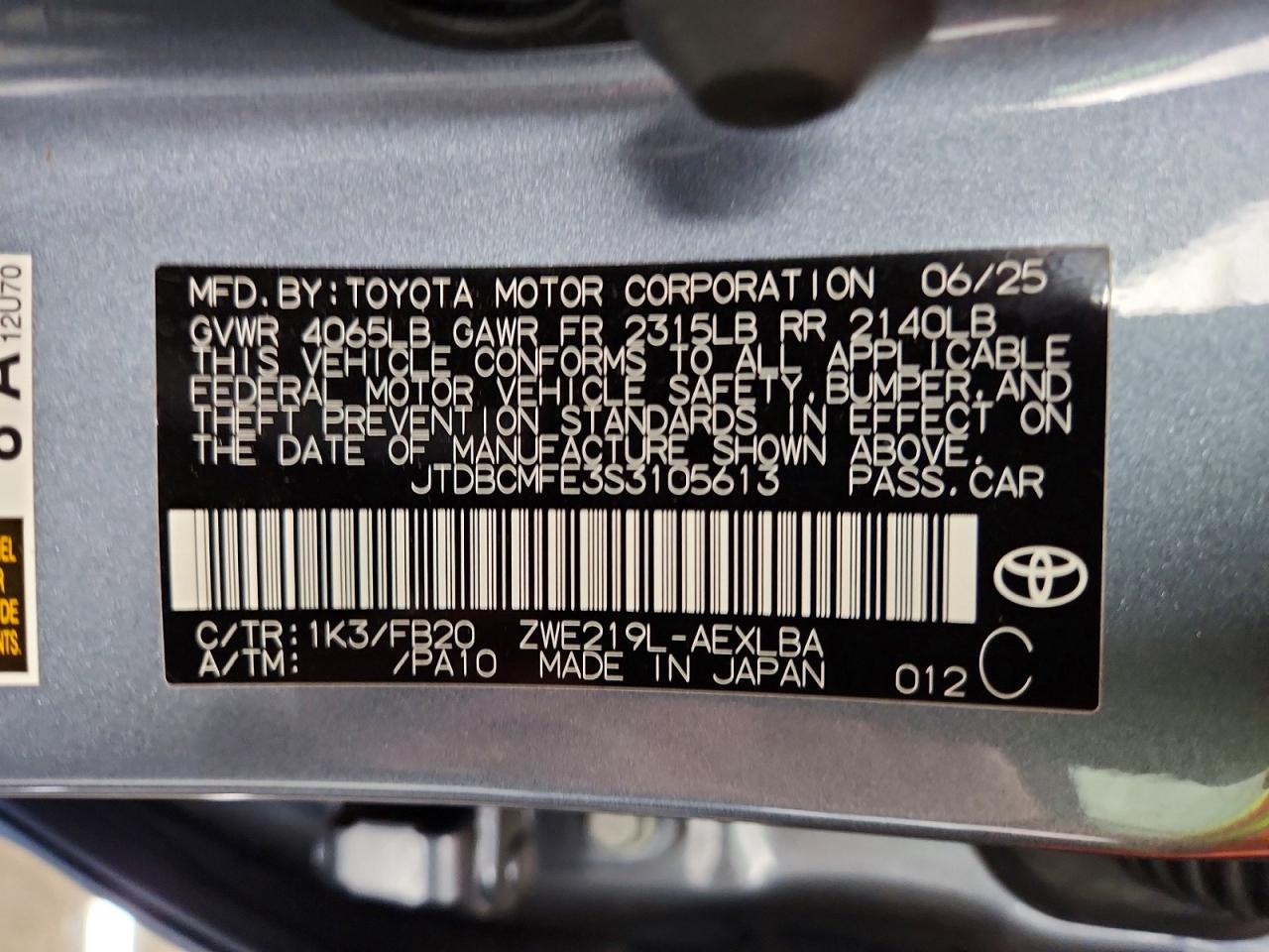 2025 Toyota Corolla Hybrid Le Blue vin: JTDBCMFE3S3105613