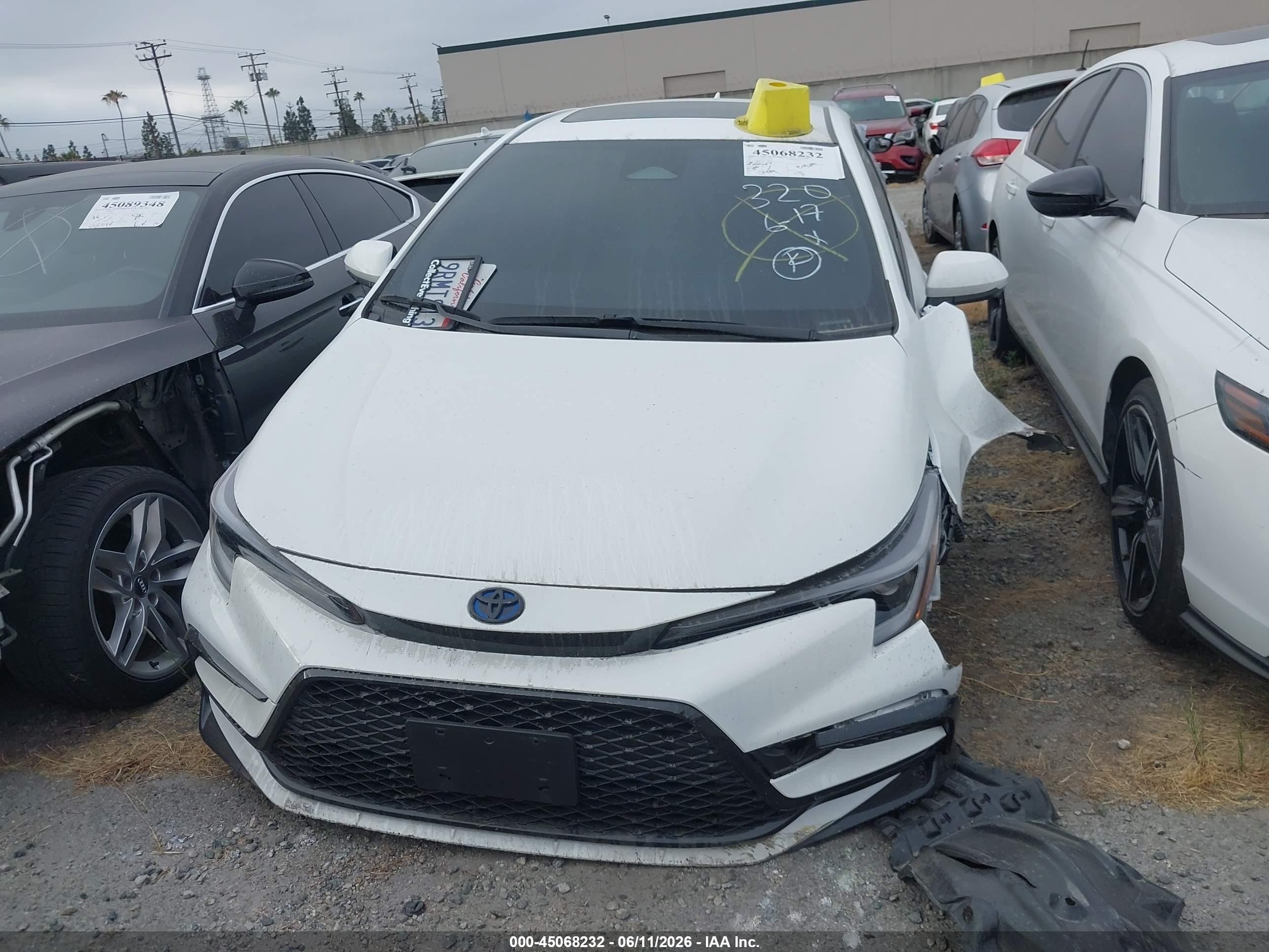 2025 Toyota Corolla Hybrid Se White vin: JTDBCMFE3SJ040967