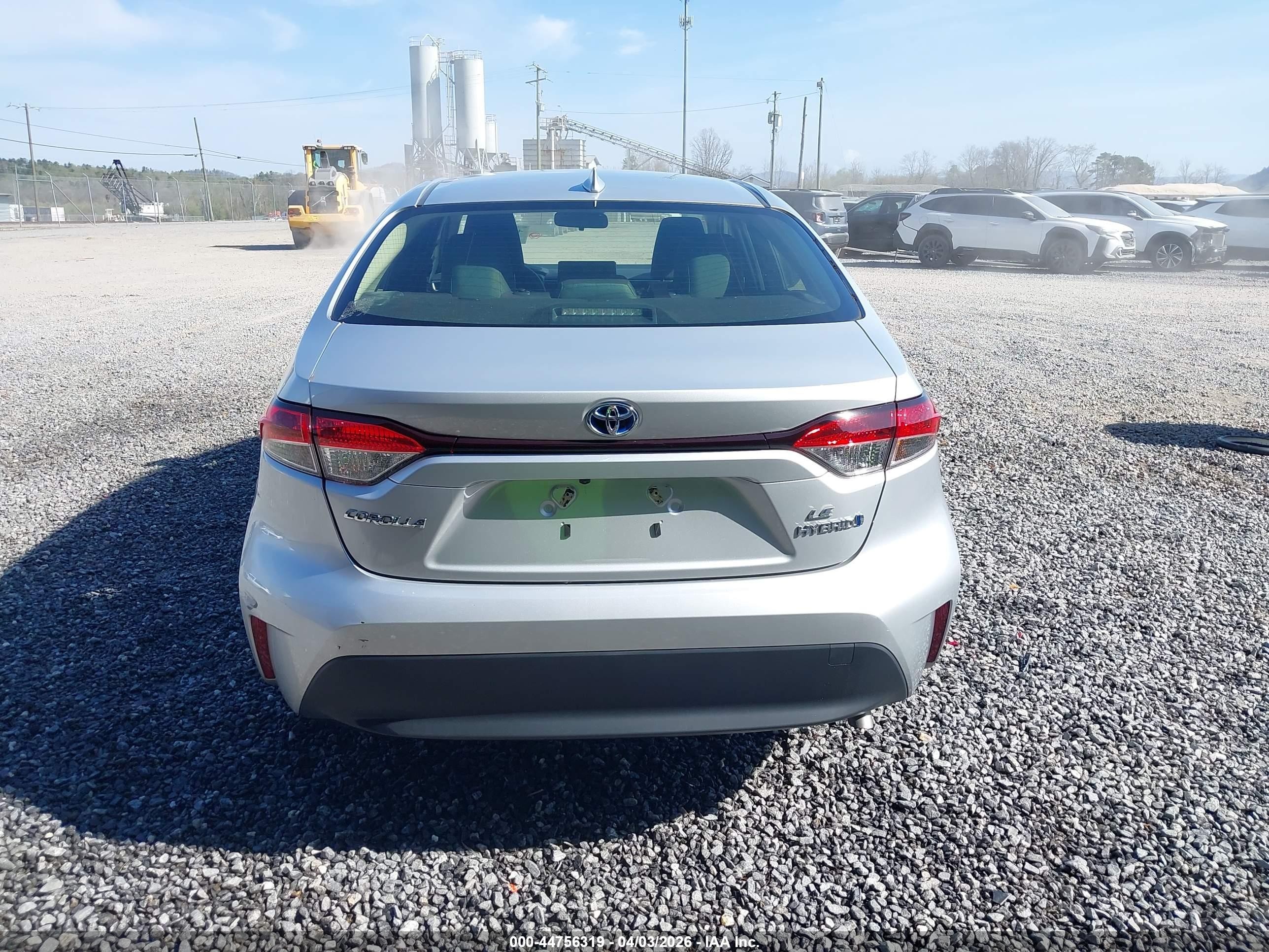 2023 Toyota Corolla Hybrid Le Silver vin: JTDBCMFE4P3010193