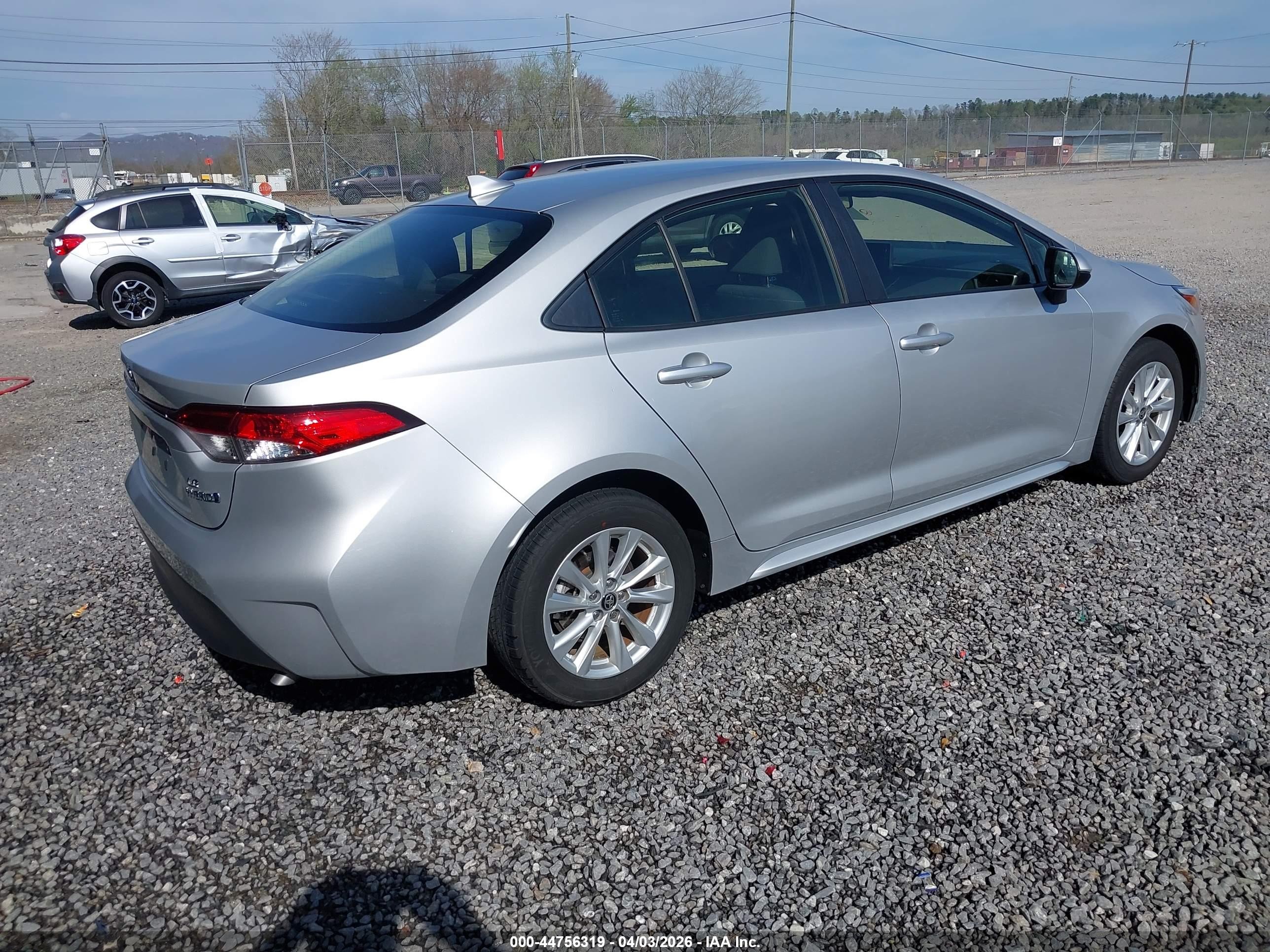 2023 Toyota Corolla Hybrid Le Silver vin: JTDBCMFE4P3010193