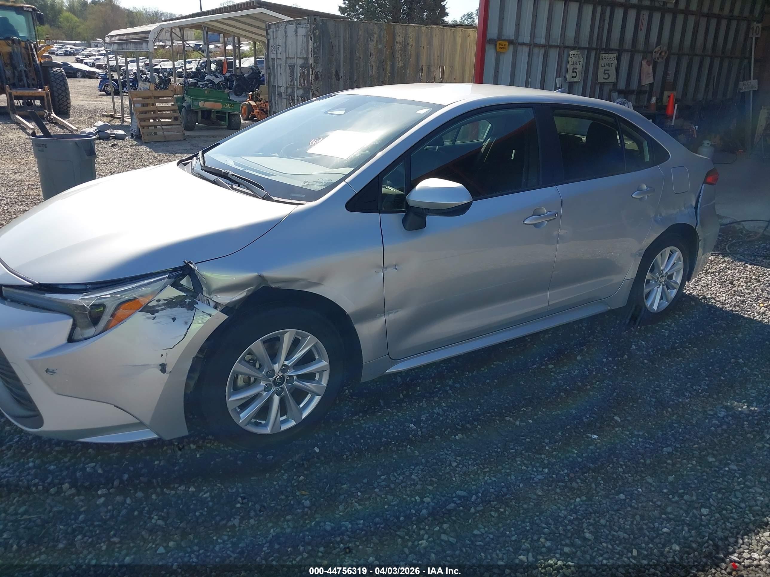 2023 Toyota Corolla Hybrid Le Silver vin: JTDBCMFE4P3010193