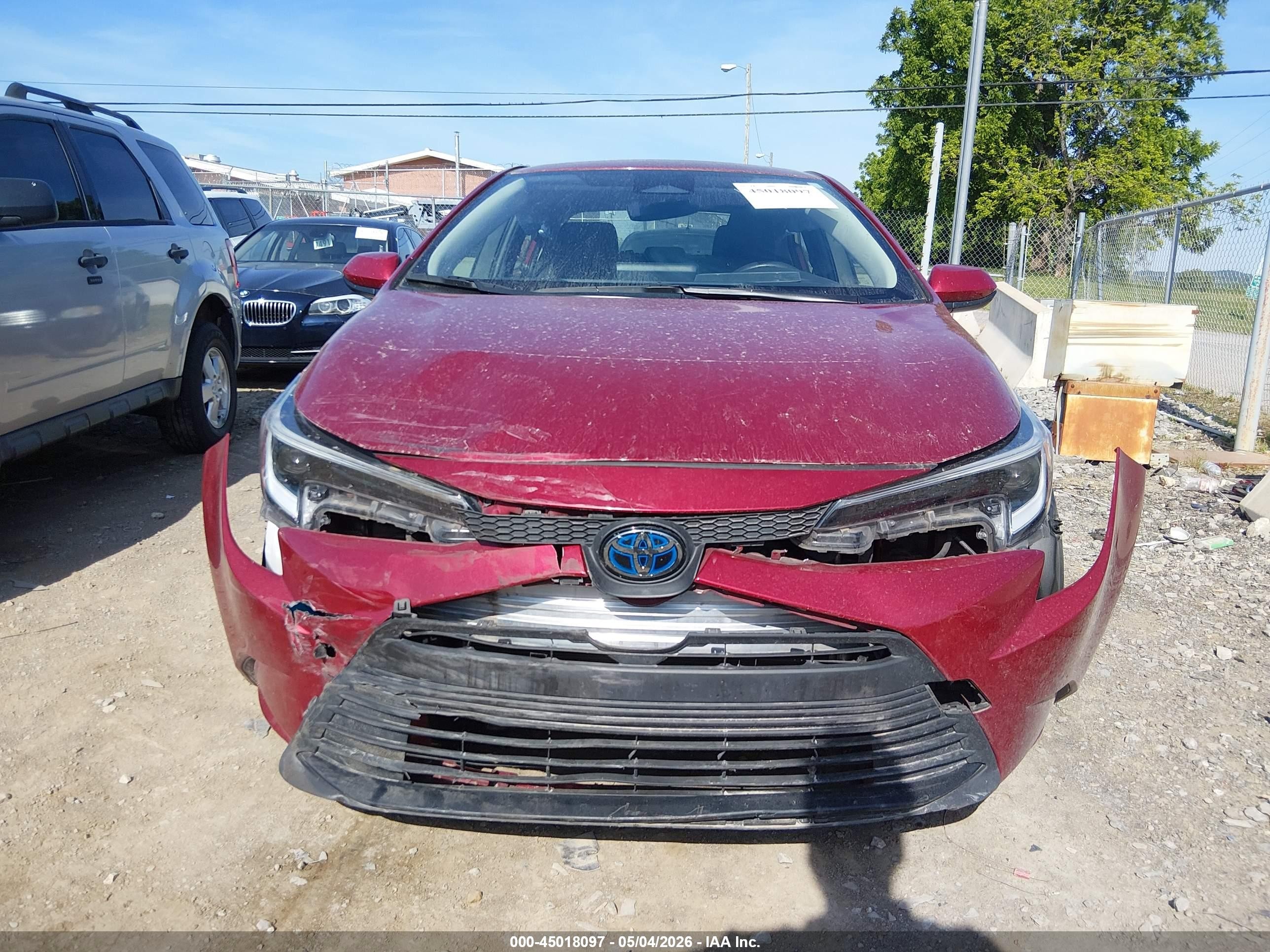2023 Toyota Corolla Hybrid Le Red vin: JTDBCMFE4PJ004924