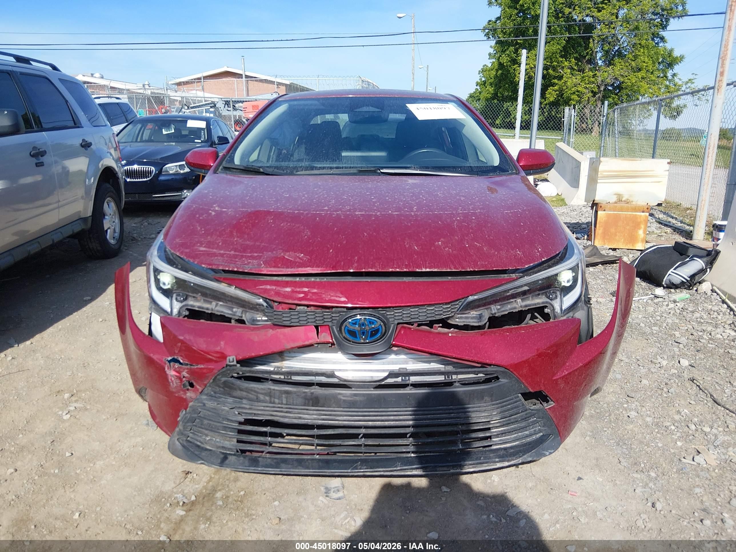 2023 Toyota Corolla Hybrid Le Red vin: JTDBCMFE4PJ004924