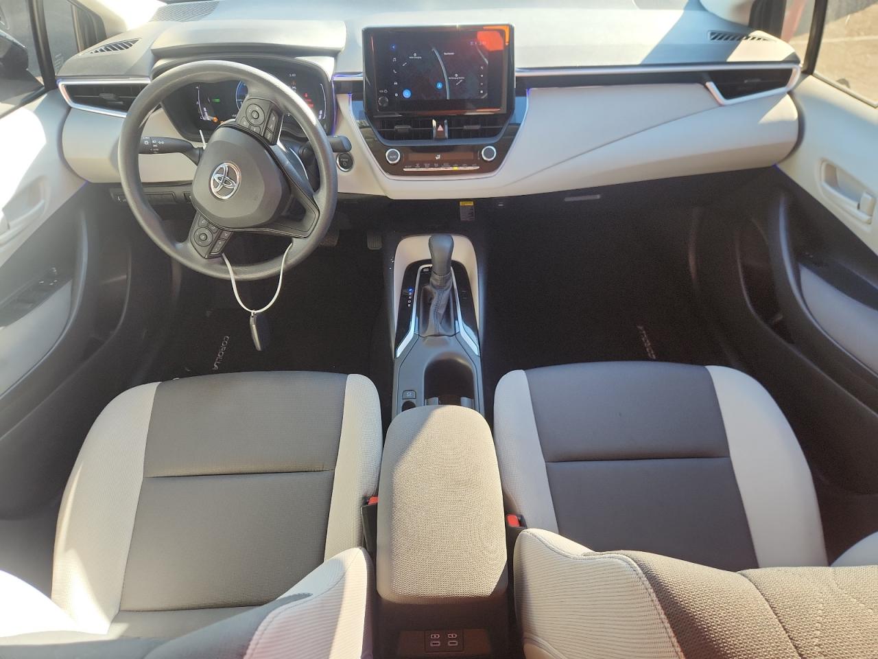 2026 Toyota Corolla Le Серый vin: JTDBCMFE5T3114184