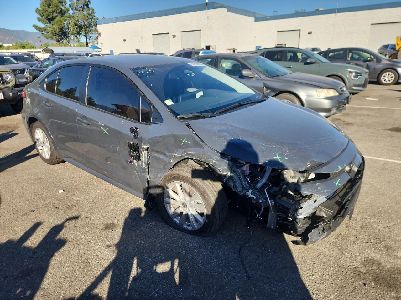 2026 Toyota Corolla Le Серый vin: JTDBCMFE5T3114184