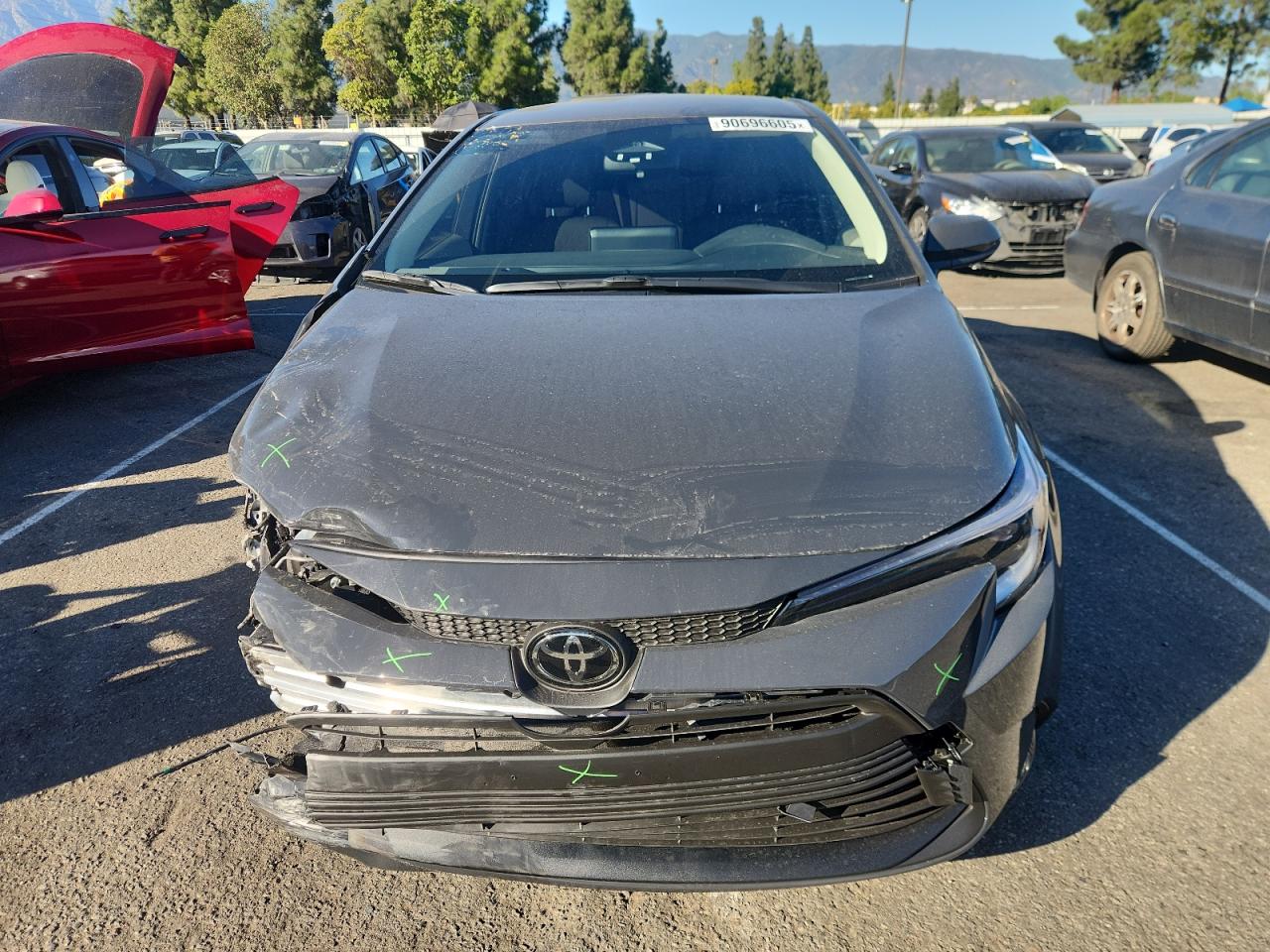 2026 Toyota Corolla Le Серый vin: JTDBCMFE5T3114184