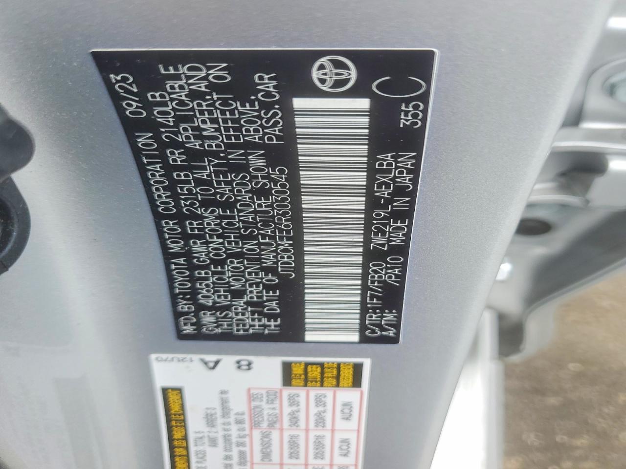2024 Toyota Corolla Hybrid Le Silver vin: JTDBCMFE6R3030545