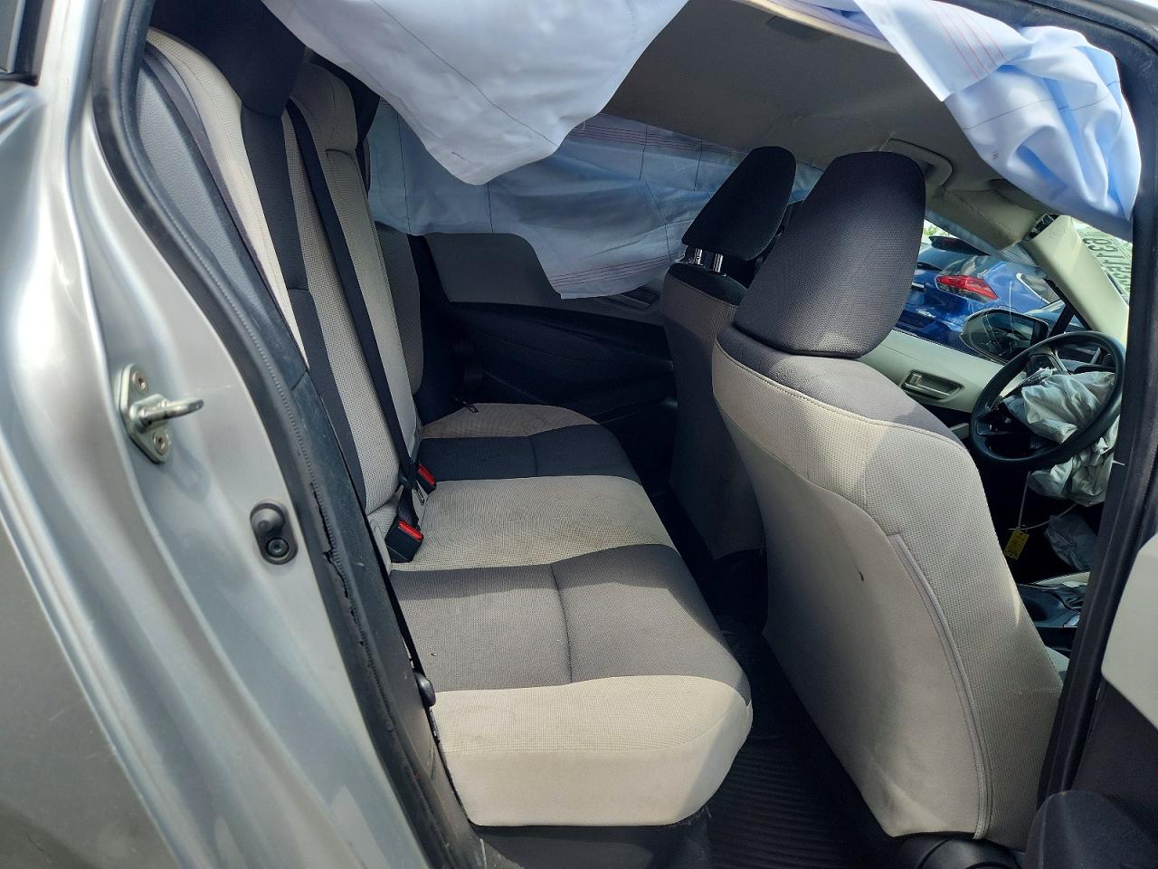 2024 Toyota Corolla Hybrid Le Silver vin: JTDBCMFE6R3051976