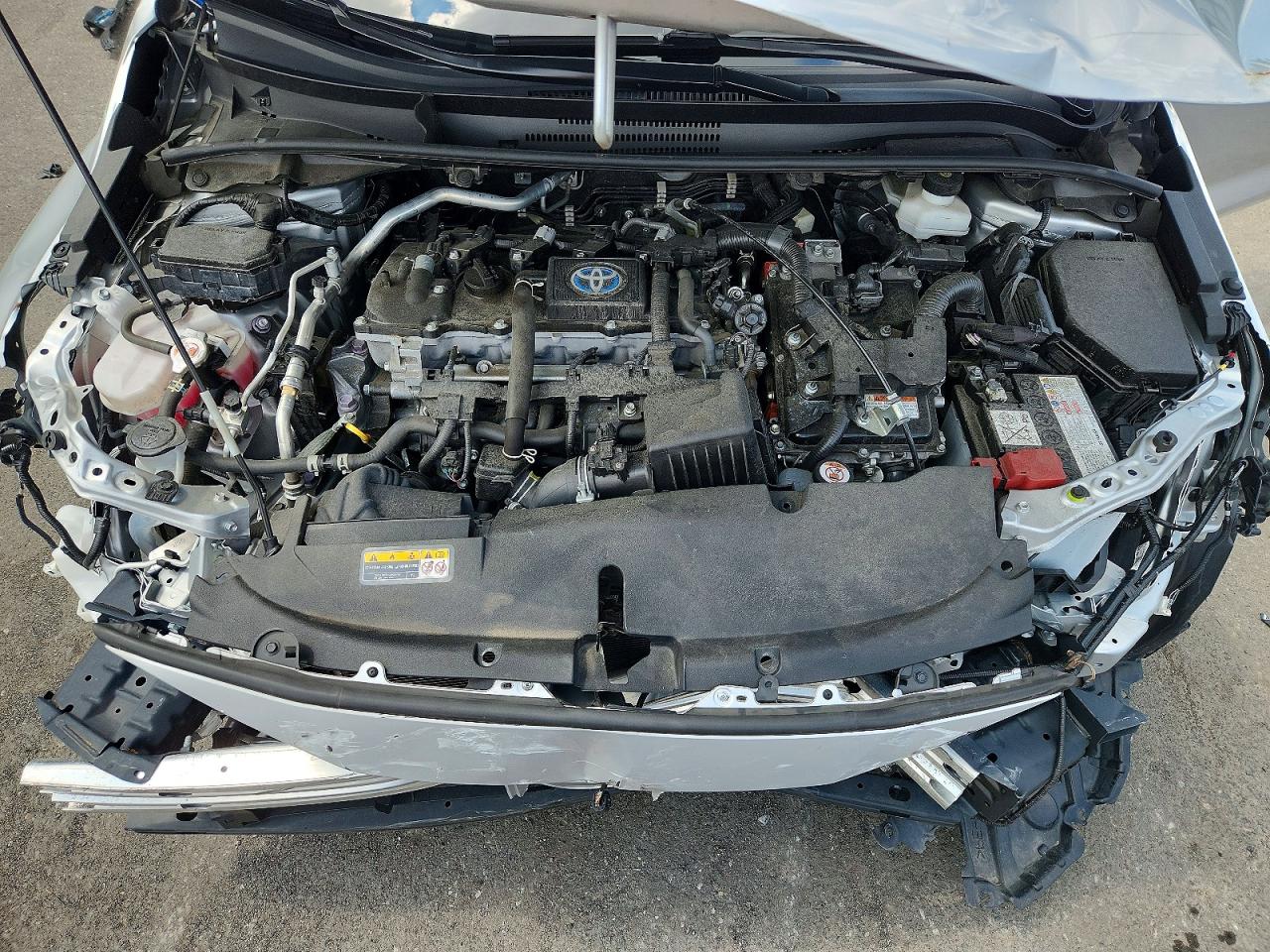 2024 Toyota Corolla Hybrid Le Silver vin: JTDBCMFE6R3051976