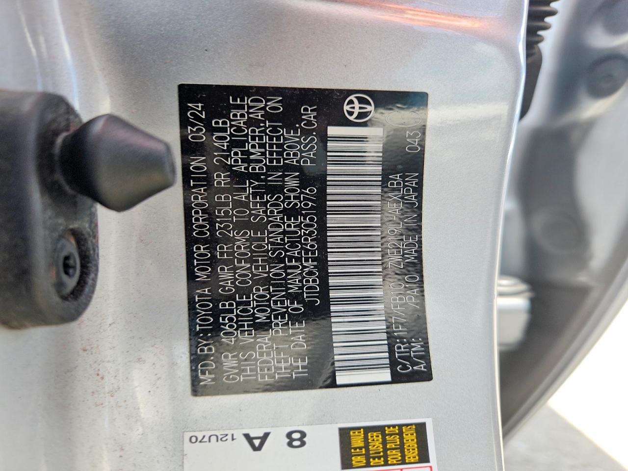2024 Toyota Corolla Hybrid Le Silver vin: JTDBCMFE6R3051976