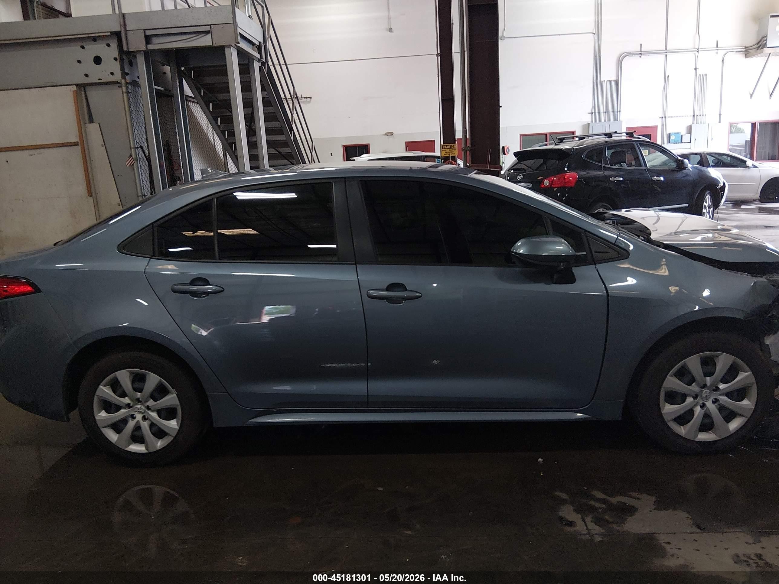 2024 Toyota Corolla Hybrid Le Blue vin: JTDBCMFE6R3056675