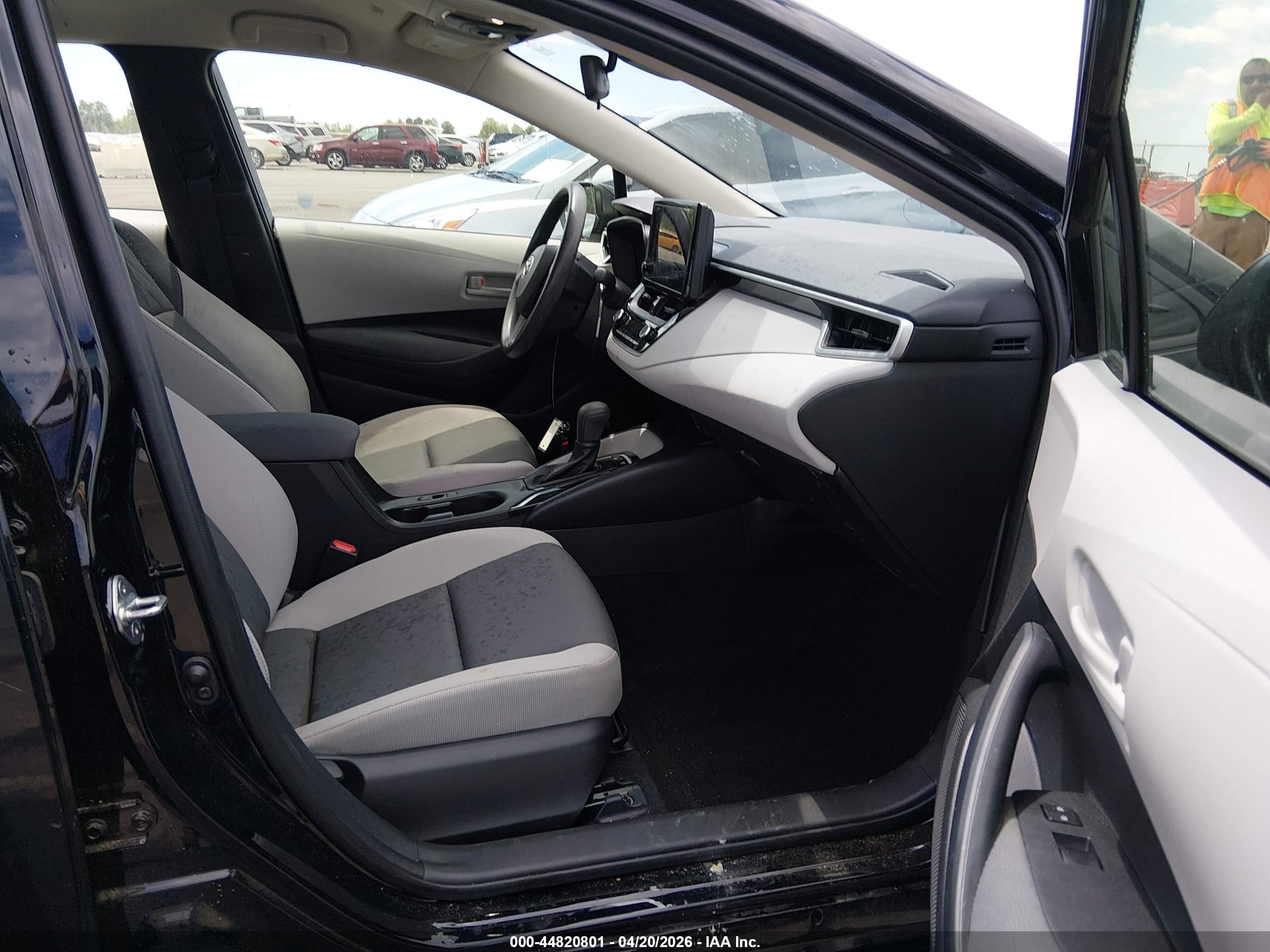 2025 Toyota Corolla Hybrid Le Black vin: JTDBCMFE6SJ042955