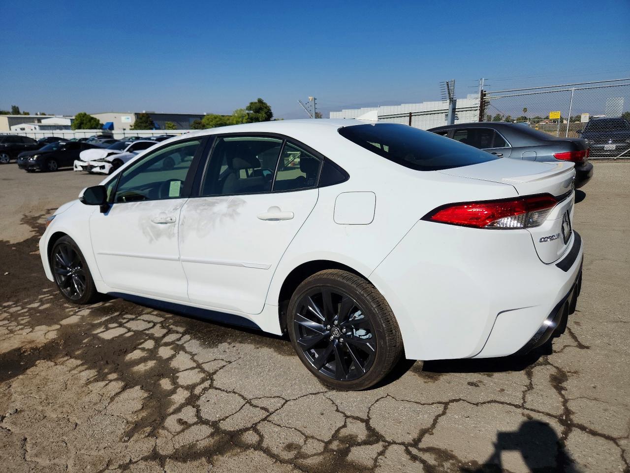 2026 Toyota Corolla Hybrid Se White vin: JTDBCMFE6T3147680