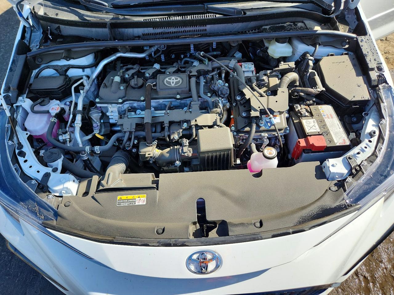 2026 Toyota Corolla Hybrid Se White vin: JTDBCMFE6T3147680
