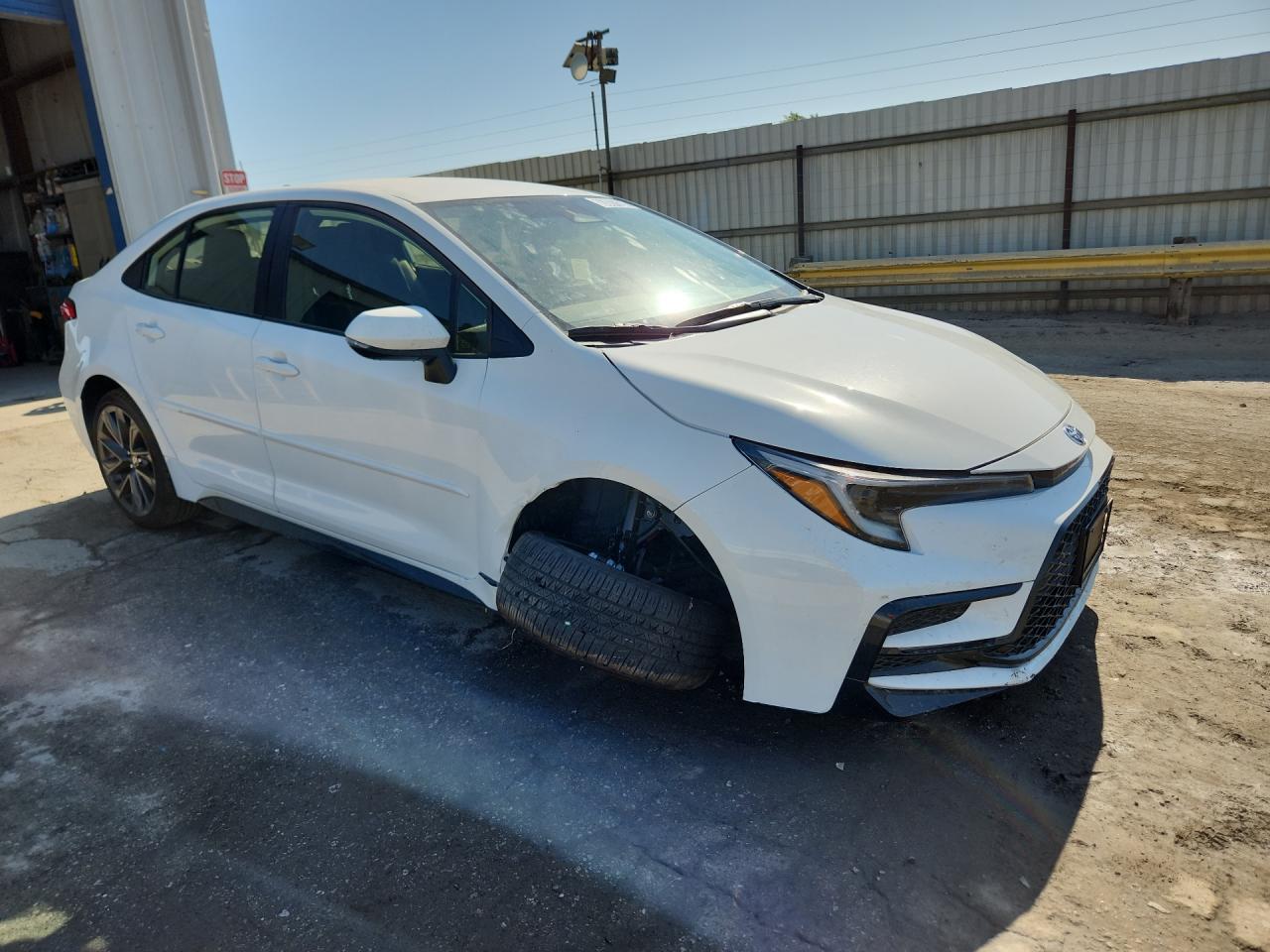 2026 Toyota Corolla Hybrid Se White vin: JTDBCMFE6T3147680 Damage: Right Front Fender, Dent(S) W/ Paint Dmg, > 12 Inches