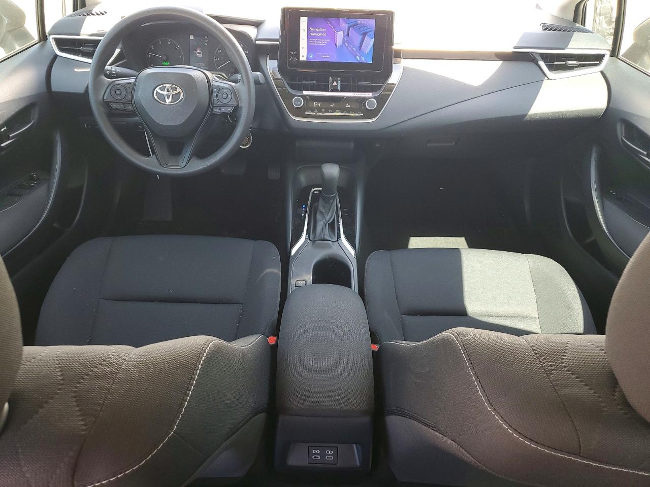 2024 Toyota Corolla Hybrid Le Silver vin: JTDBCMFE7RJ035135