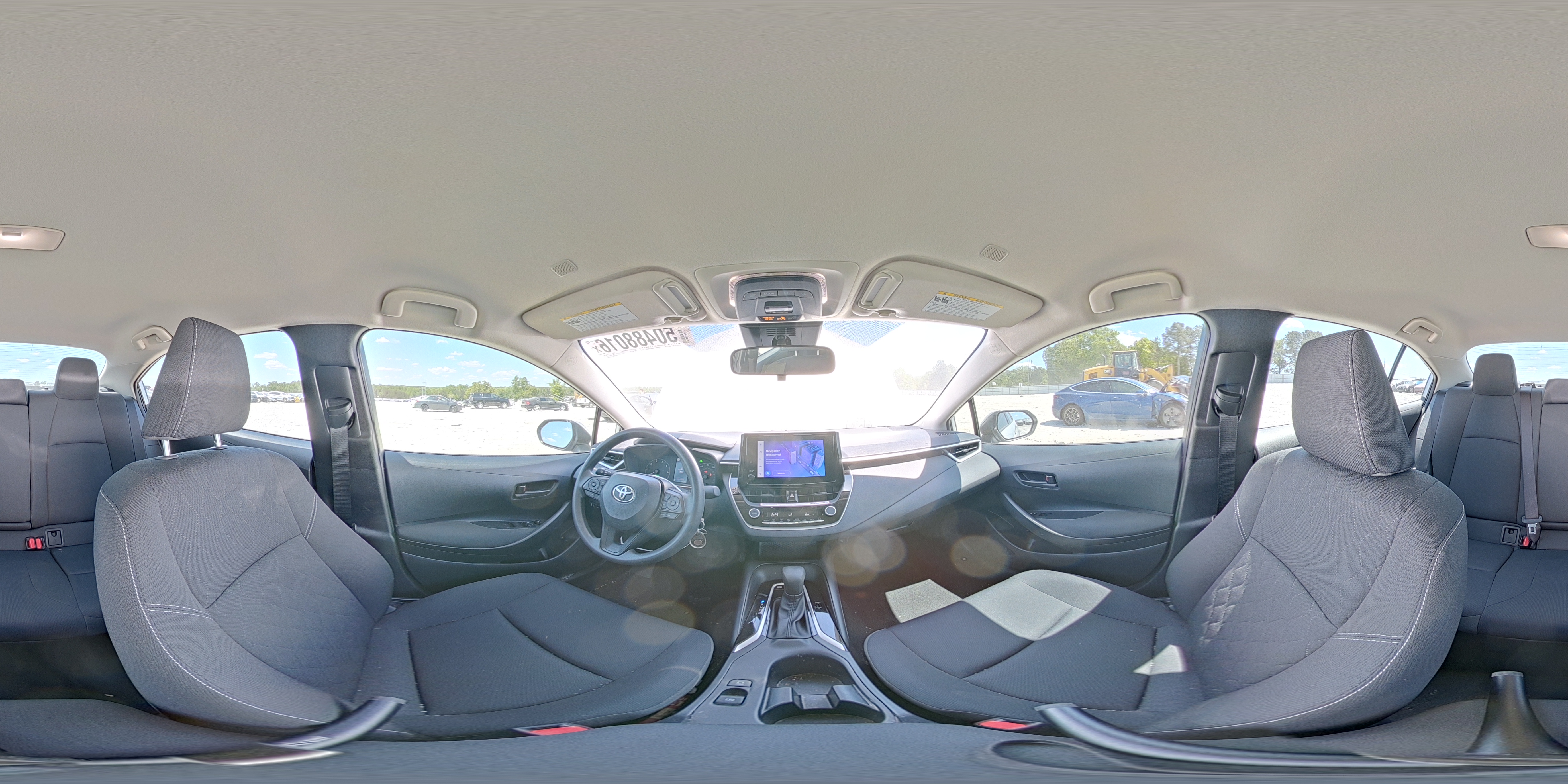 2024 Toyota Corolla Hybrid Le Silver vin: JTDBCMFE7RJ035135
